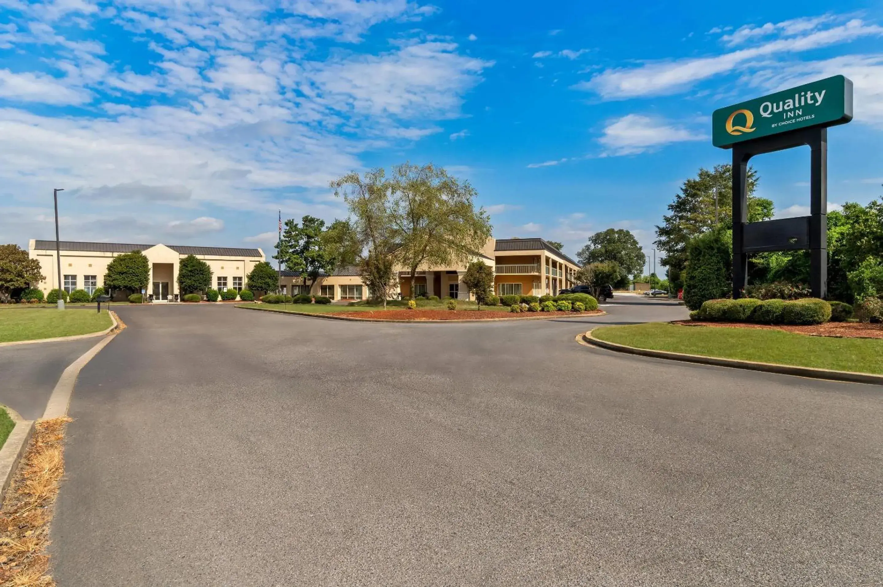 Property building in Quality Inn Union City US 51 Property building in Quality Inn Union City US 51