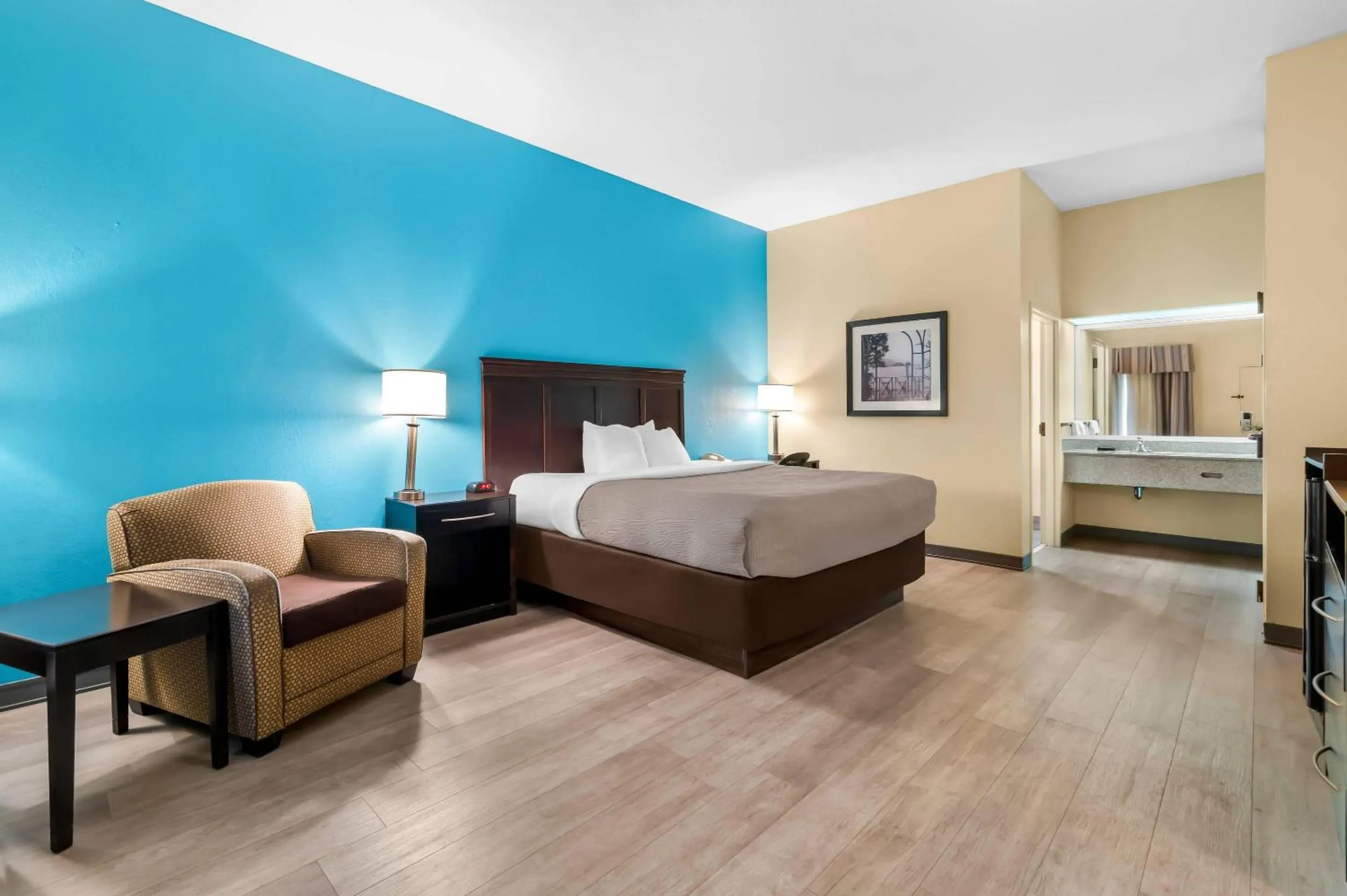 Bedroom, Bed in Quality Inn Union City US 51