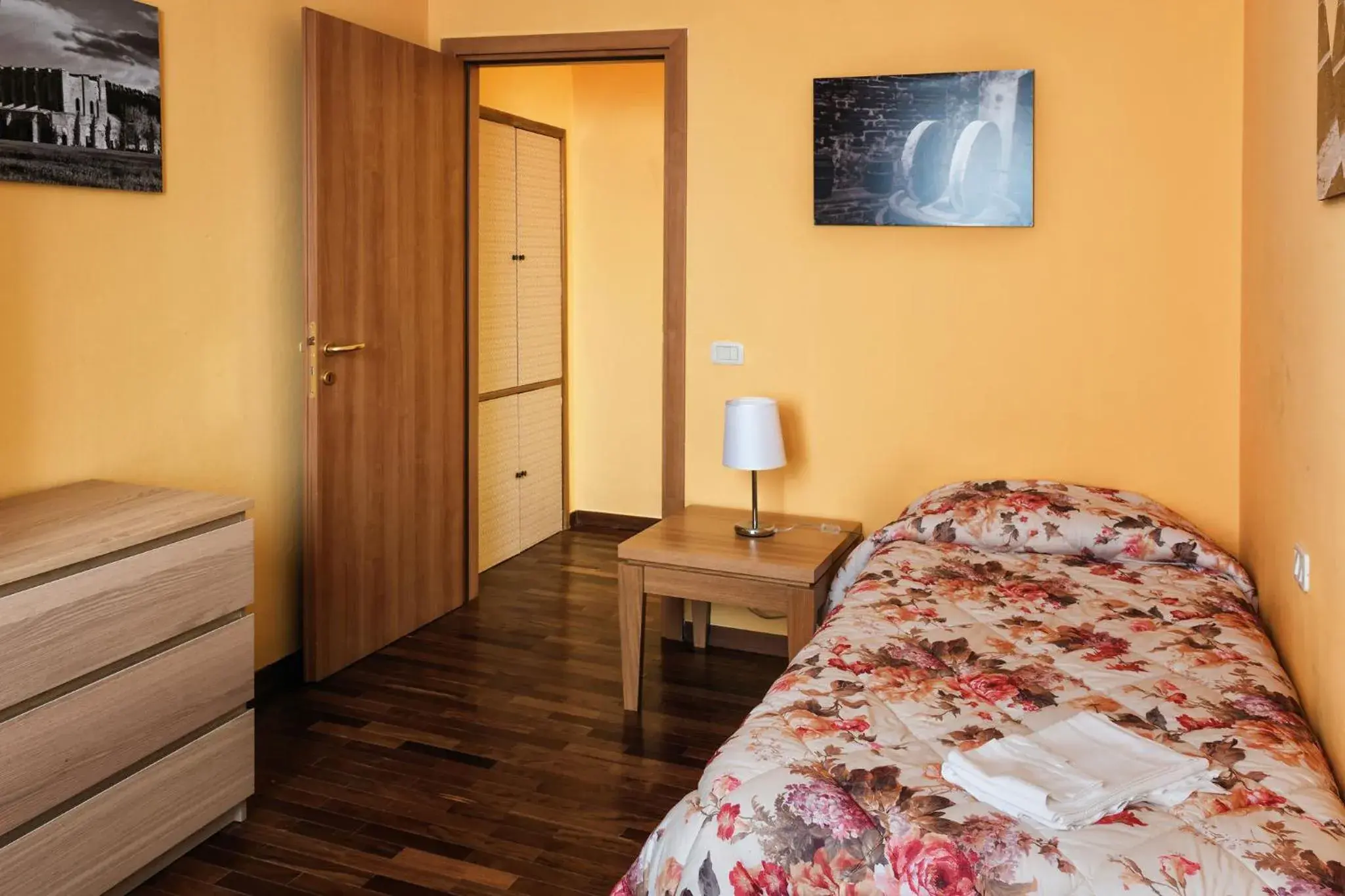 Bedroom, Bed in Bellarmino Boutique Apartments, Montepulciano Bedroom, Bed in Bellarmino Boutique Apartments, Montepulciano