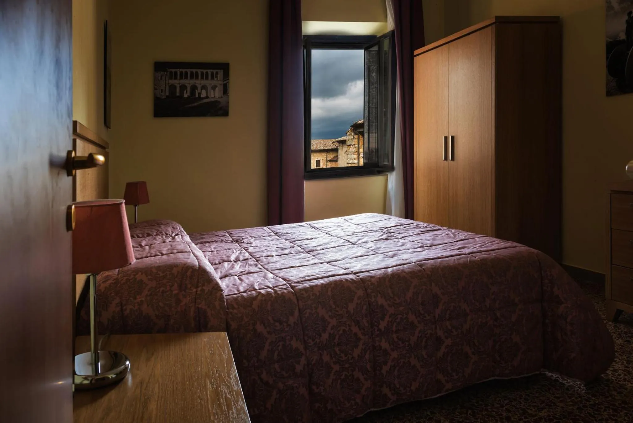 Bedroom, Bed in Bellarmino Boutique Apartments, Montepulciano