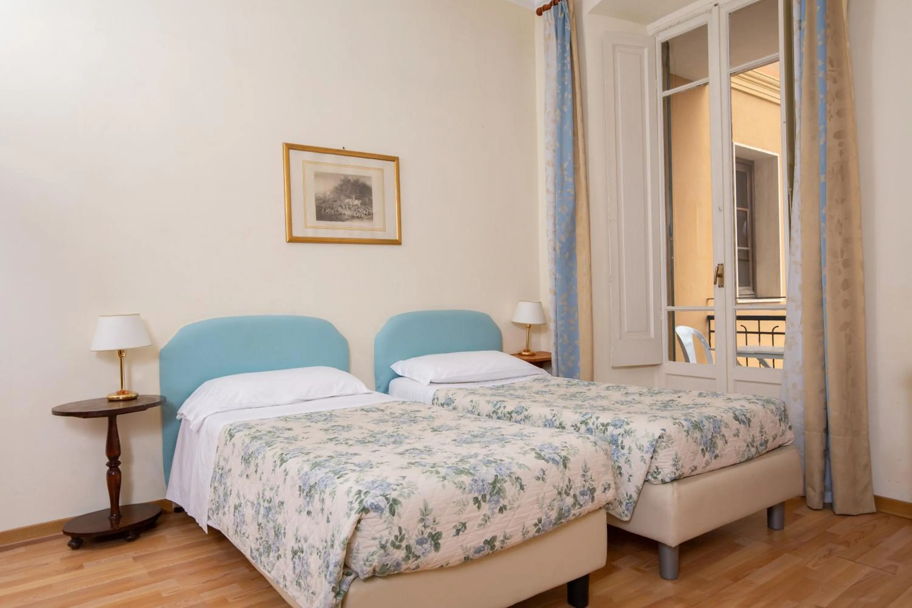 Bed in Grand Hotel De Londres