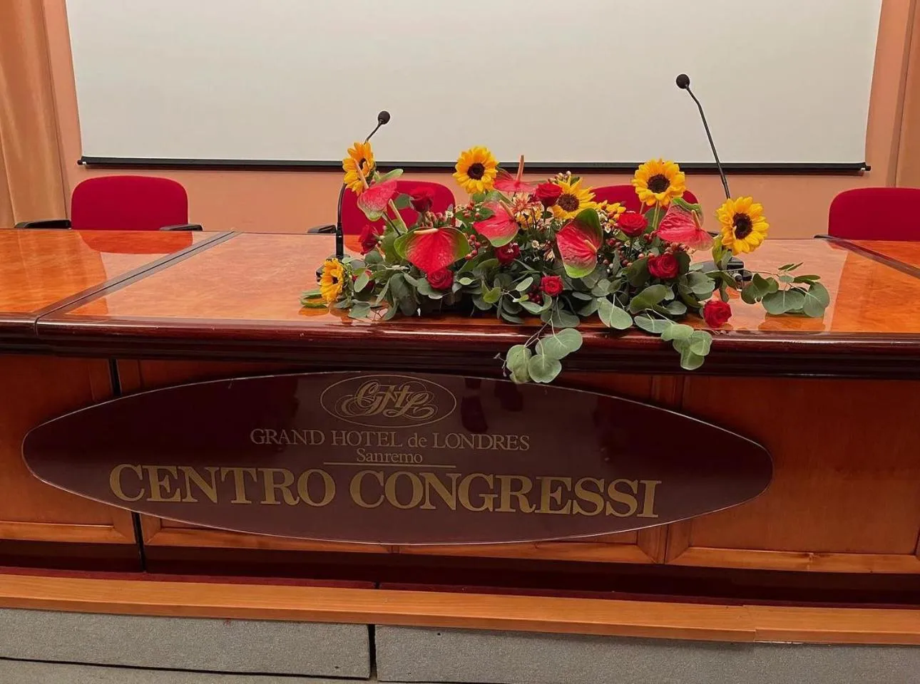 Business facilities in Grand Hotel De Londres