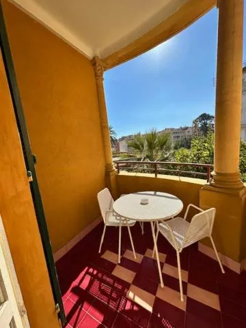 TV and multimedia in Grand Hotel De Londres