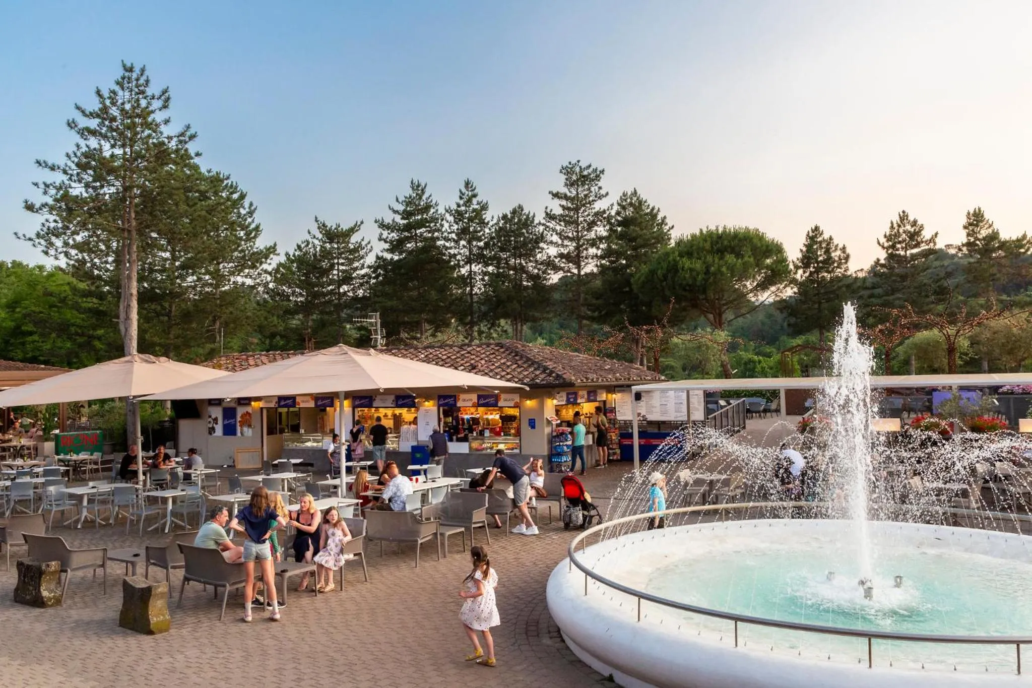 hu Norcenni Girasole village