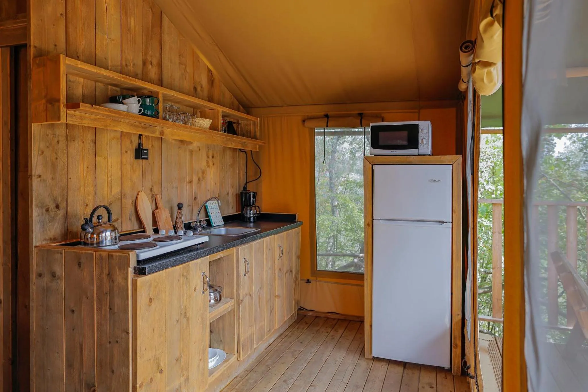 hu Norcenni Girasole village