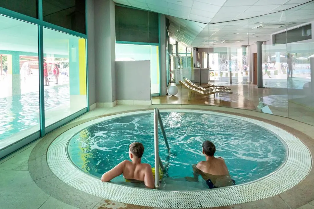 hu Norcenni Girasole village