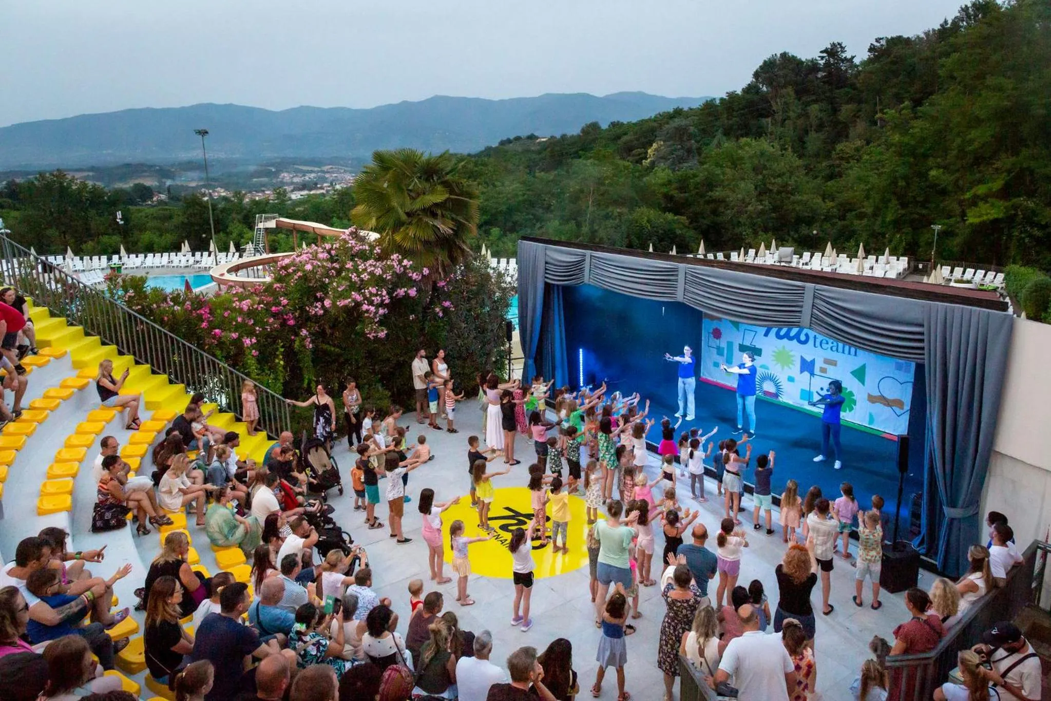 hu Norcenni Girasole village