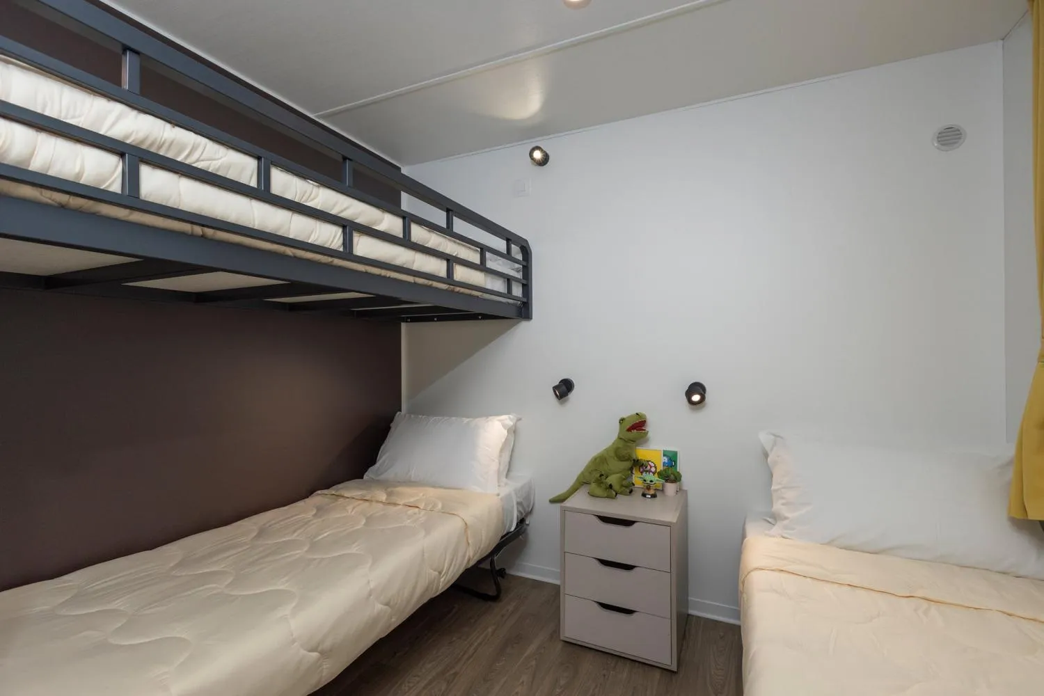 Bed in hu Norcenni Girasole village