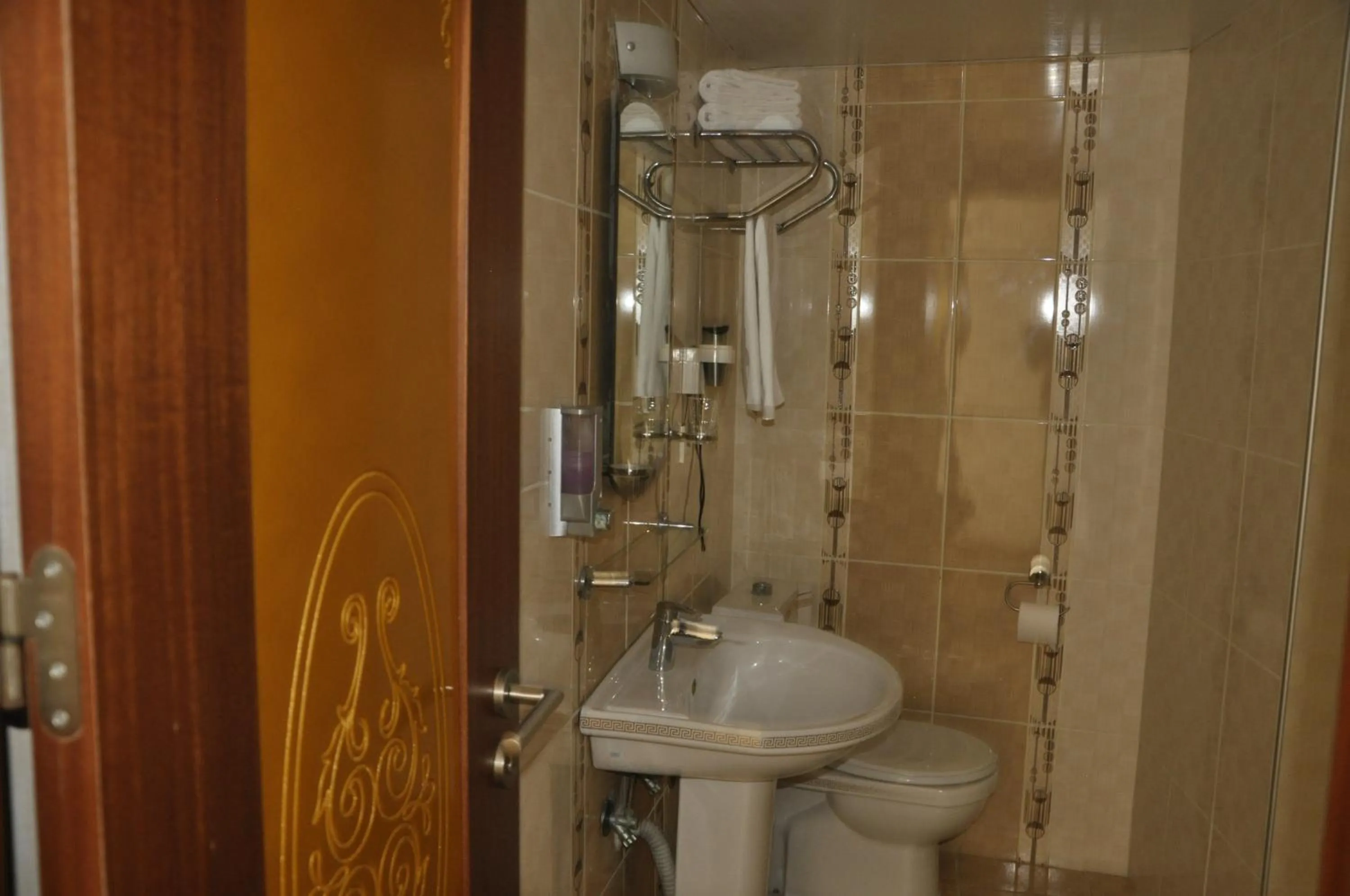 Bathroom in Kayalar Hotel