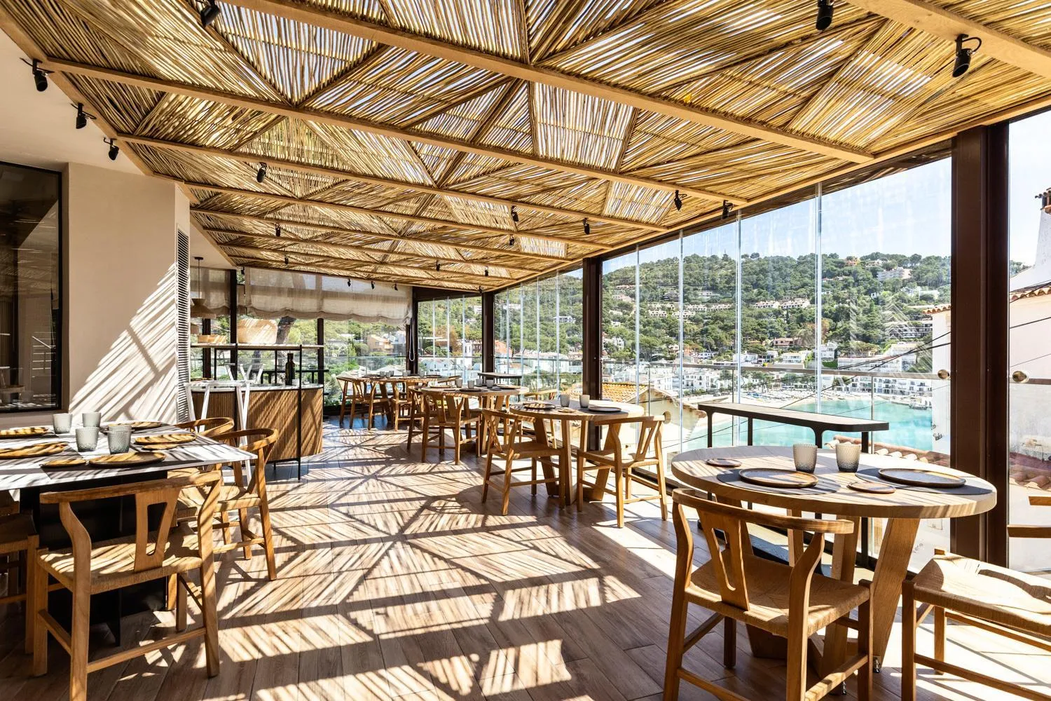 Restaurant/places to eat in Hotel Casamar