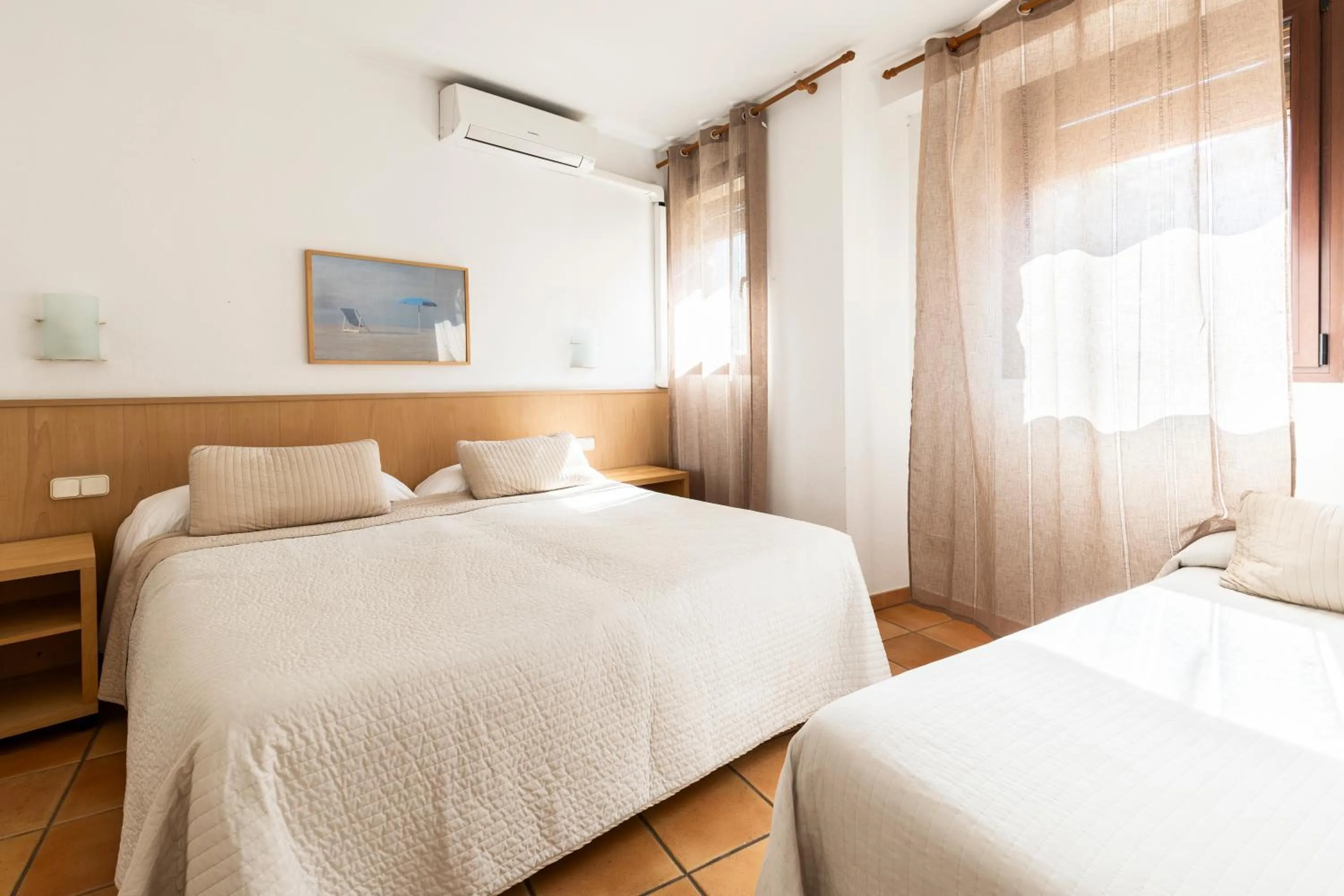 Photo of the whole room, Bed in Hotel Casamar