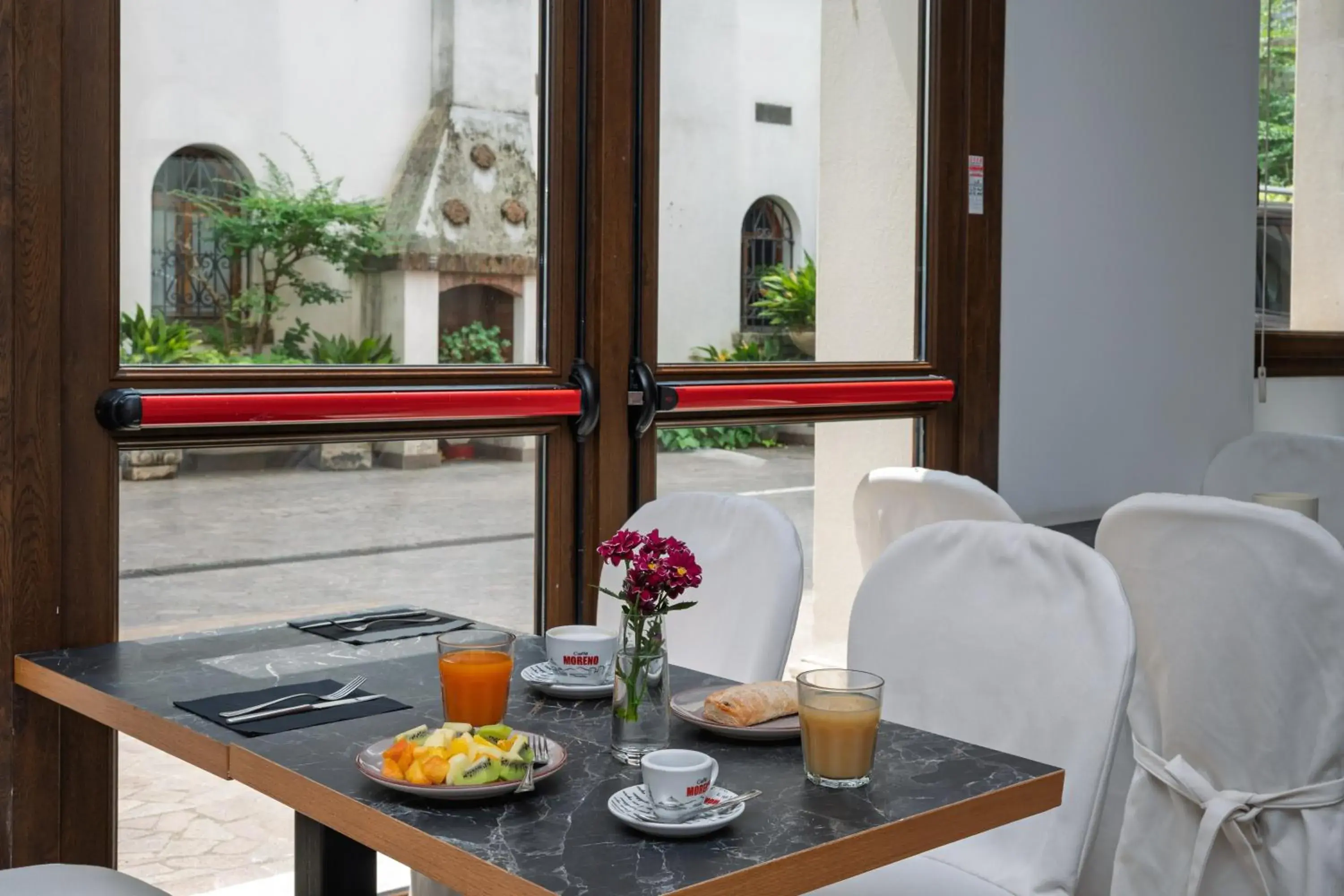 Food and drinks in Hotel Donatello Food and drinks in Hotel Donatello