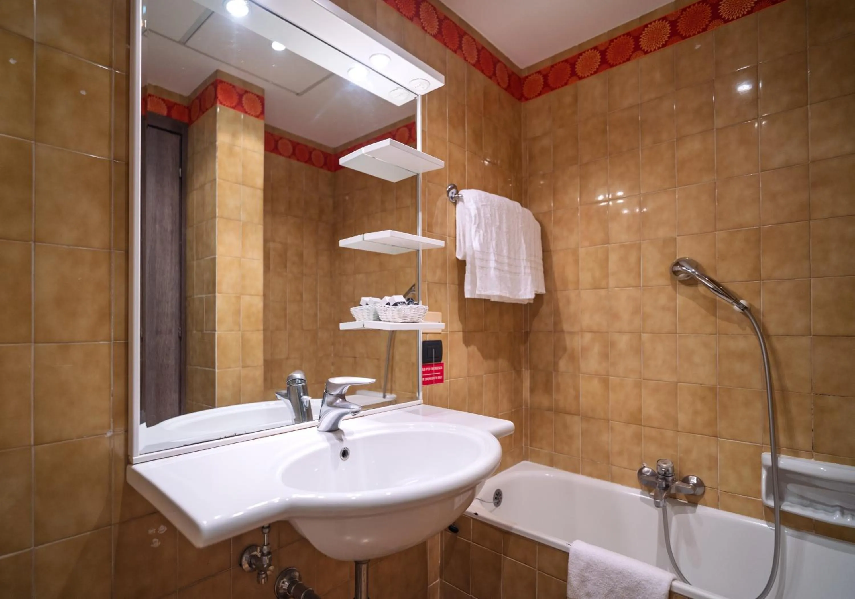 Toilet in Hotel Donatello