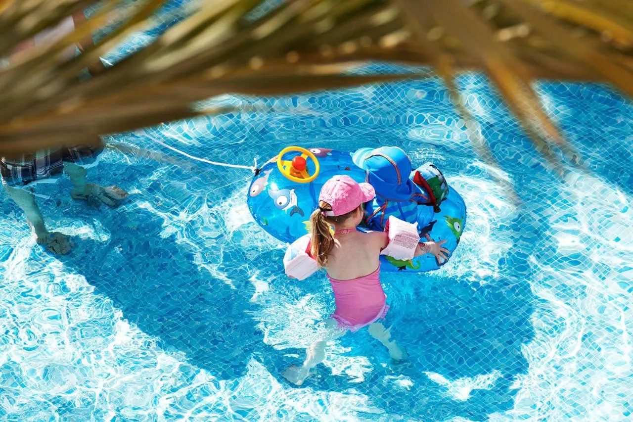 People in Sol de Alcudia Apartamentos