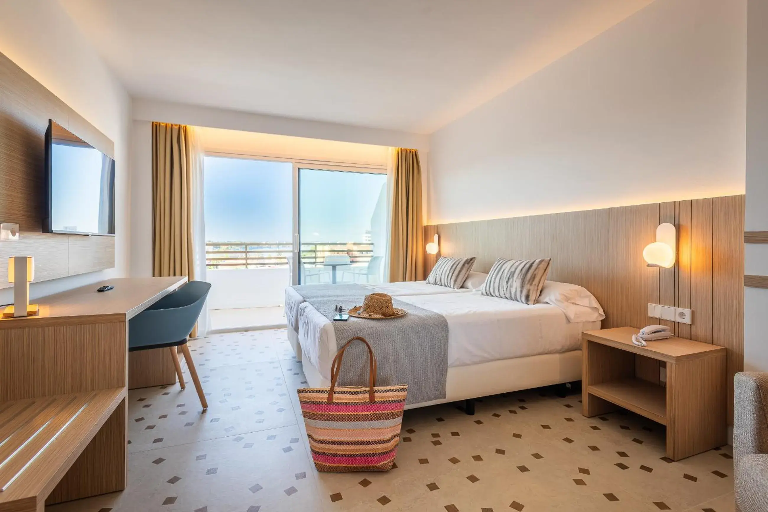 Bed in Sol de Alcudia Apartamentos Bed in Sol de Alcudia Apartamentos