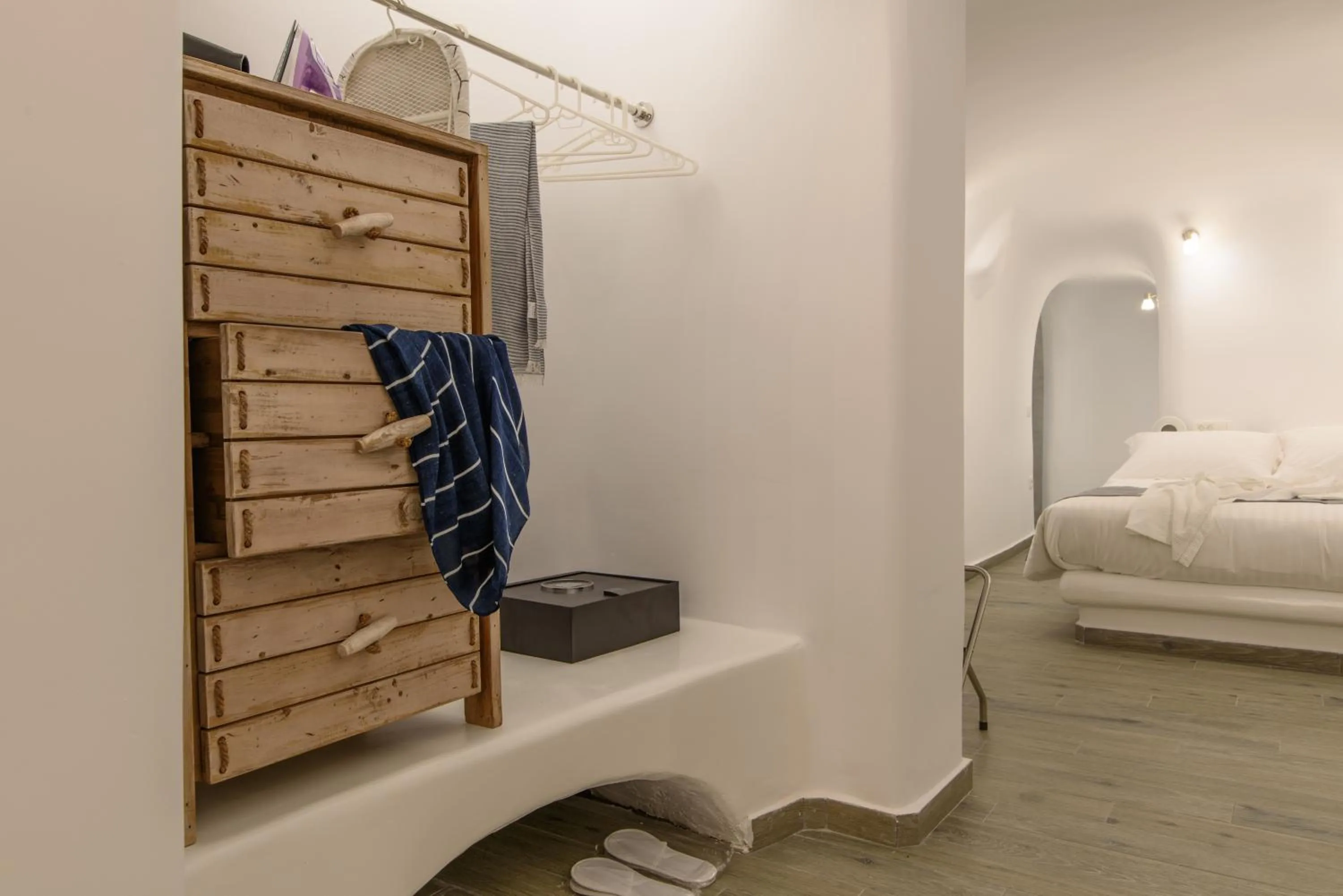 Bedroom, Bed in Angel Luxury Suites