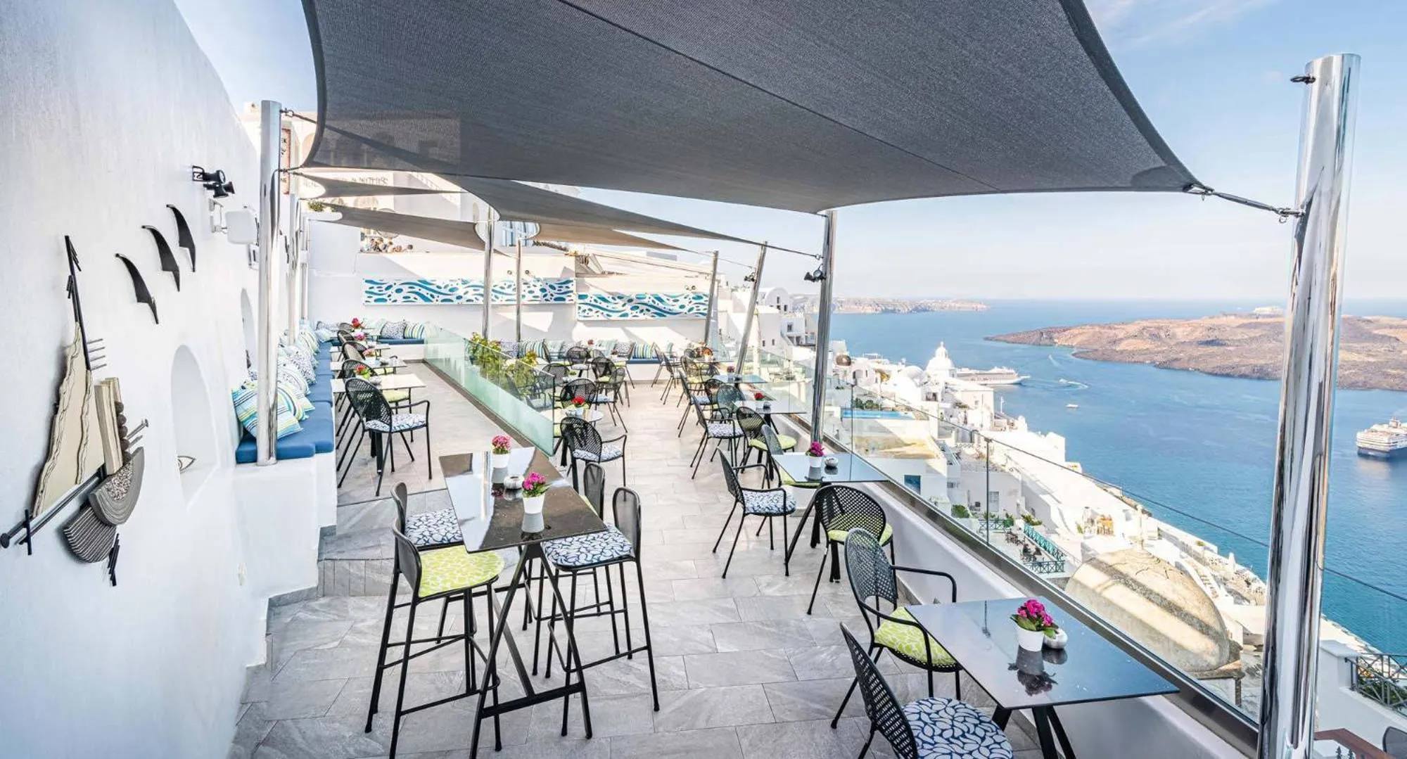 Restaurant/places to eat in Angel Luxury Suites