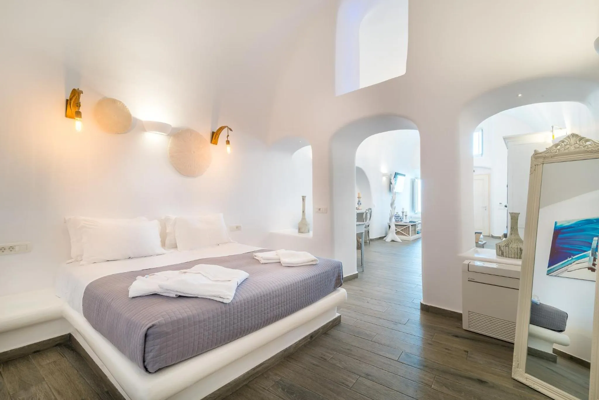 Bedroom, Bed in Angel Luxury Suites