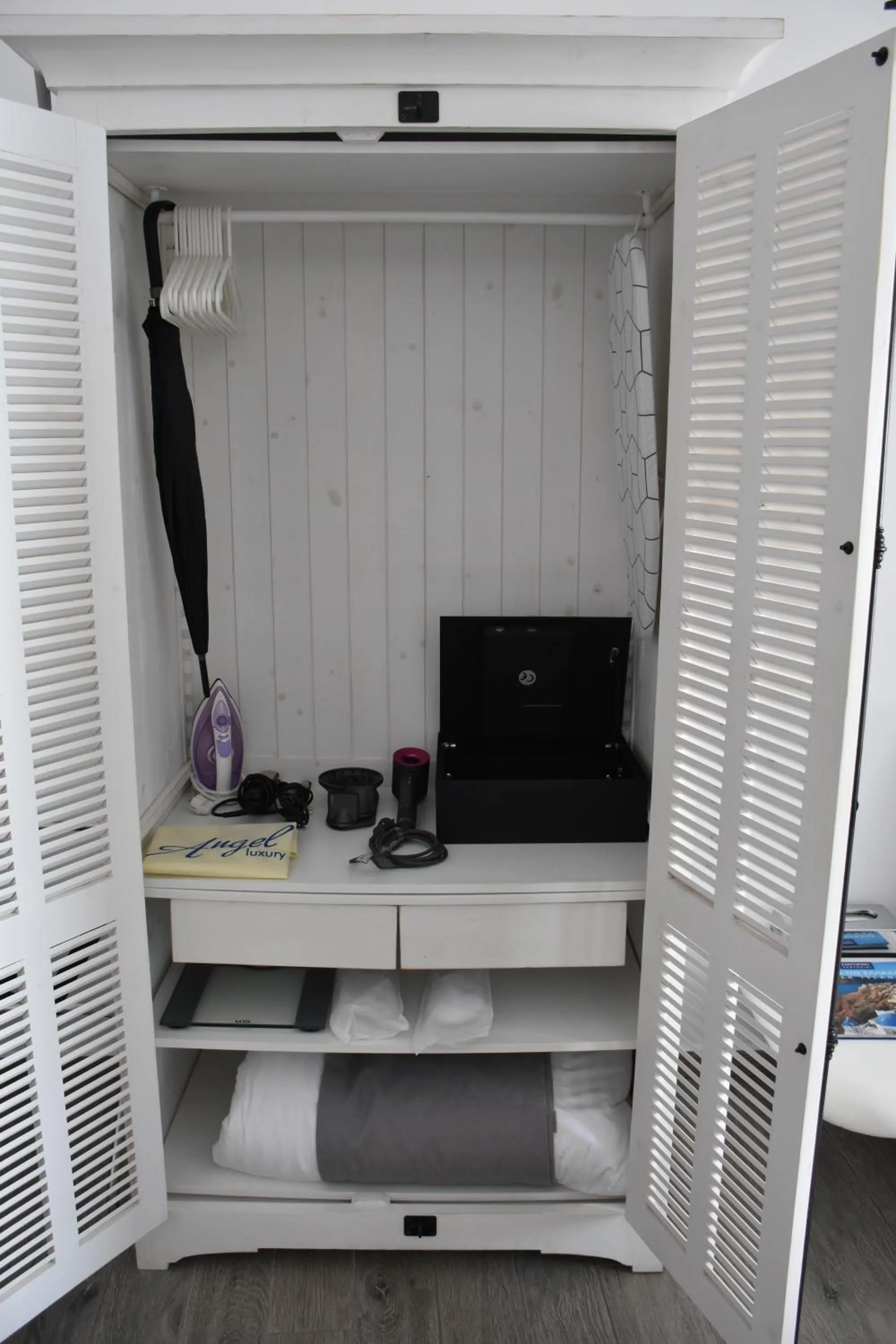 Decorative detail in Angel Luxury Suites