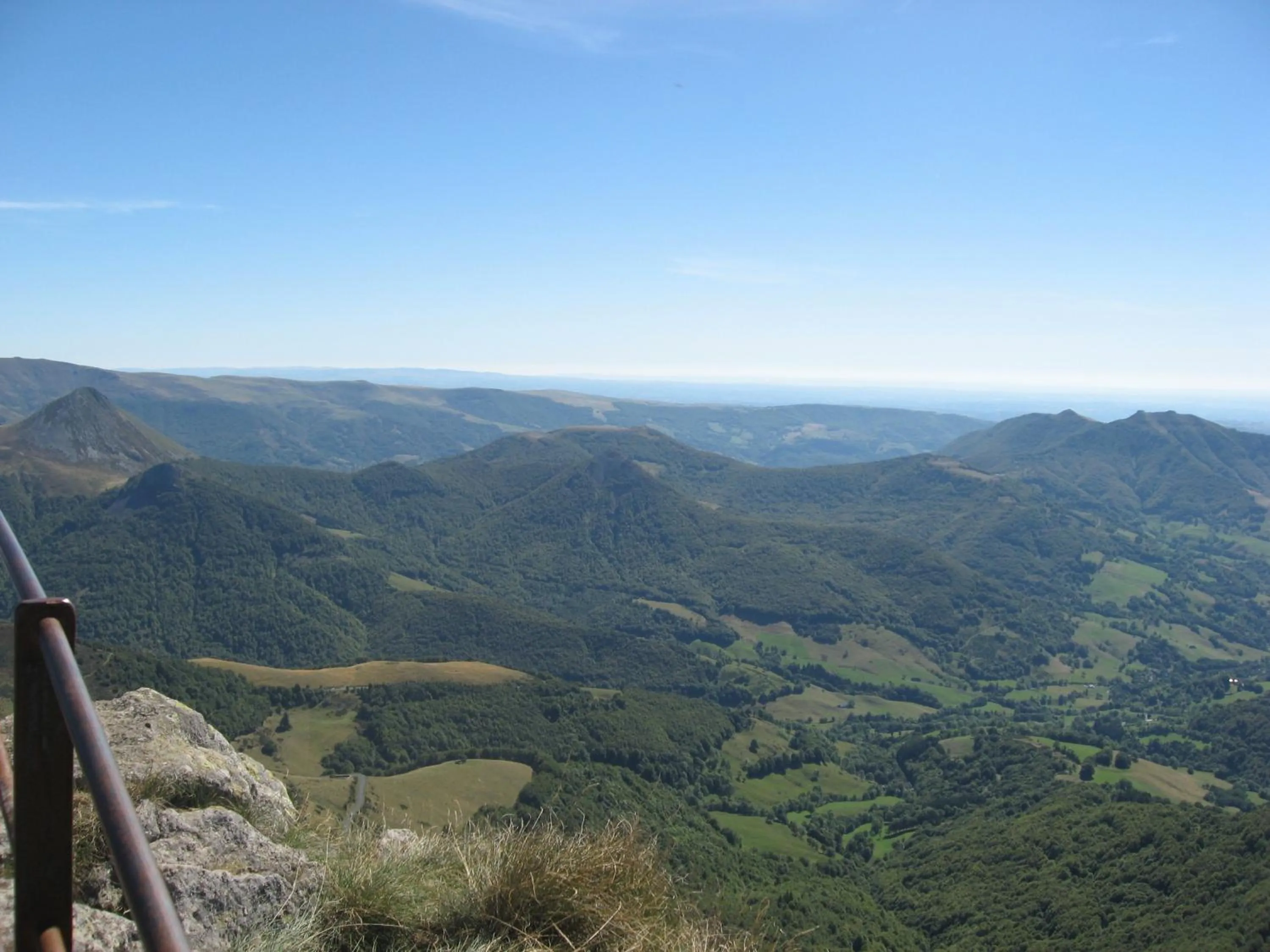 Hiking in Auv'hôtel