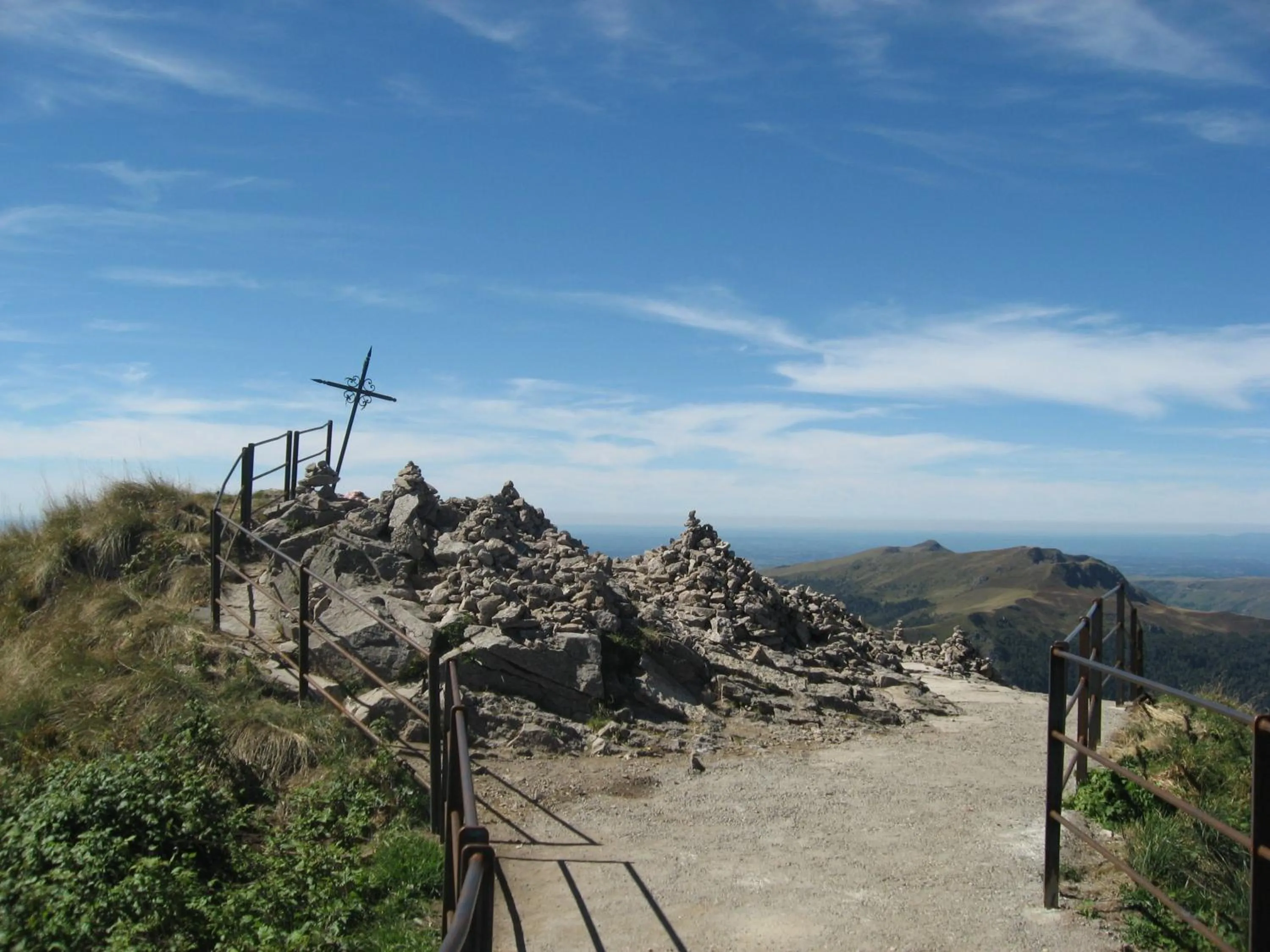 Hiking in Auv'hôtel