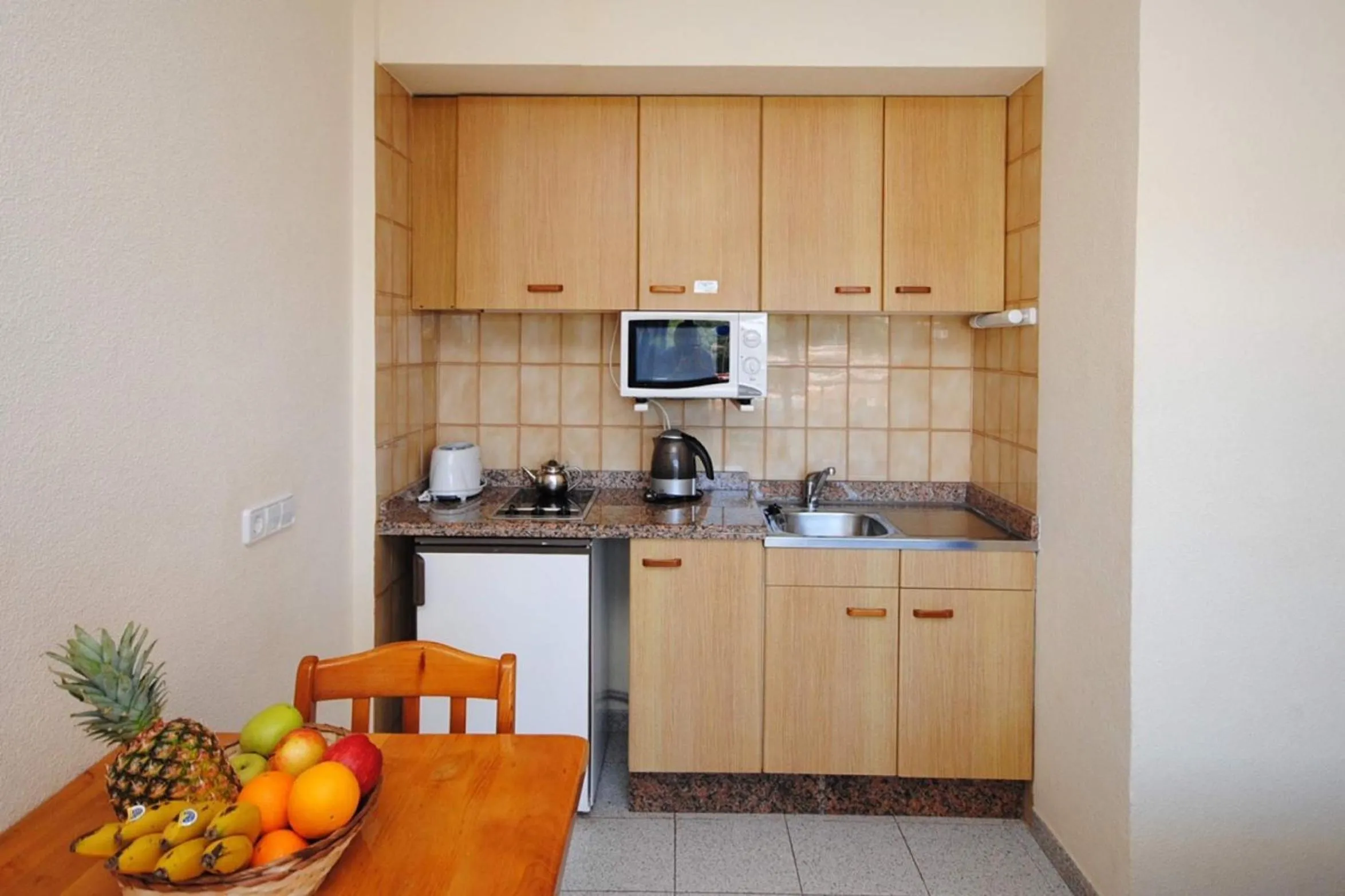 Coffee/tea facilities in Invisa Hotel Casa Luis