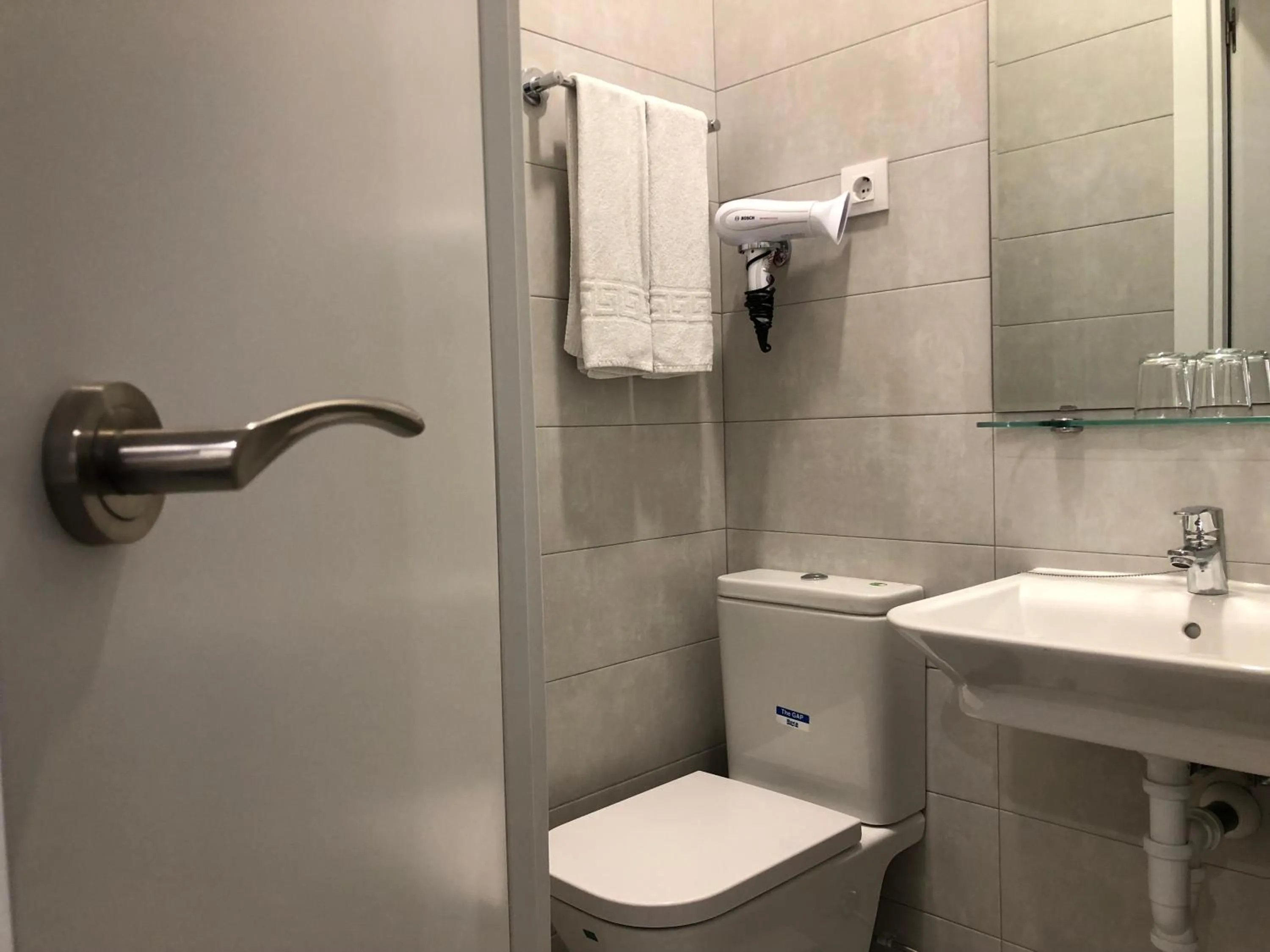 Toilet in Hostal Rías Bajas