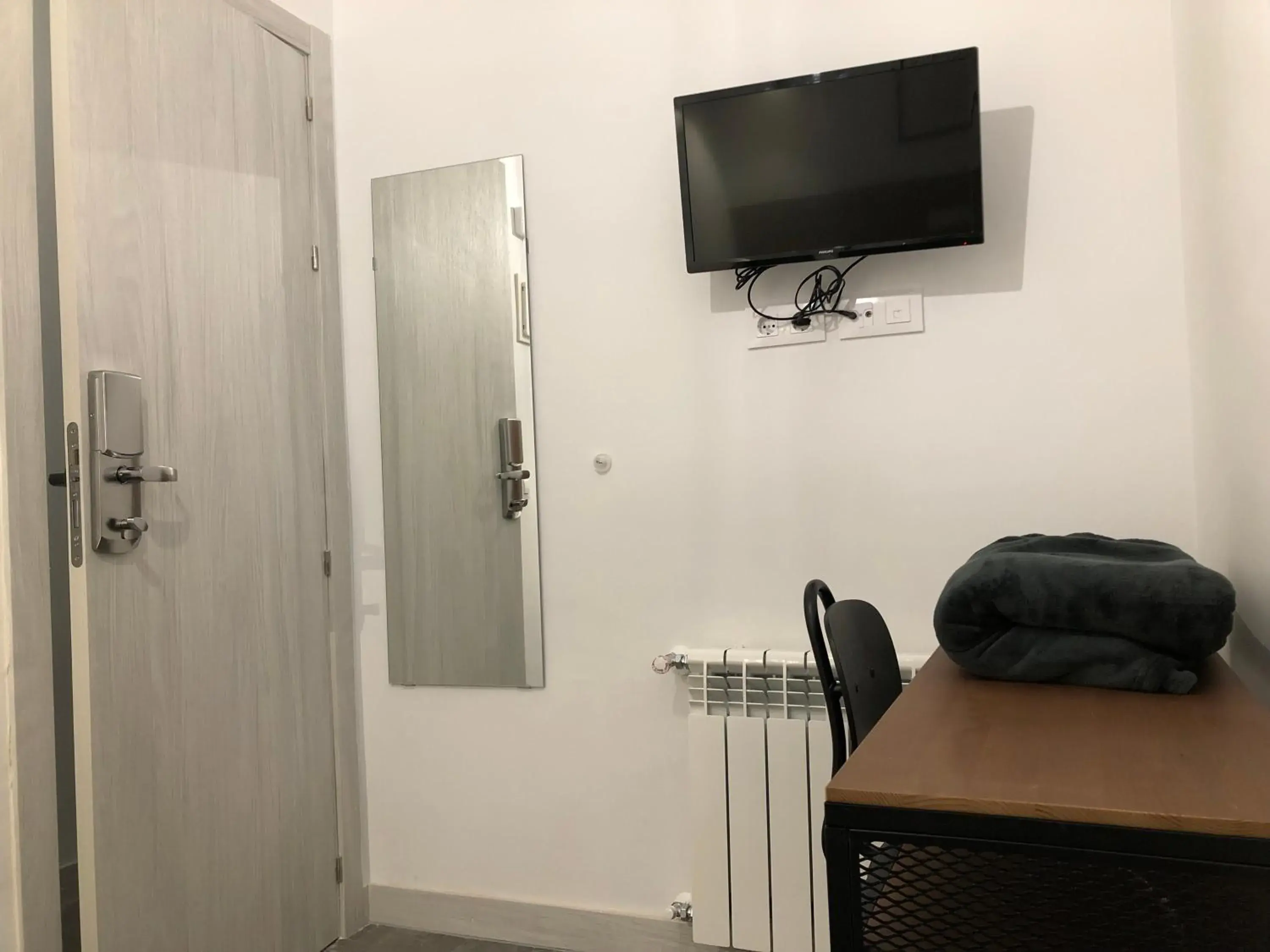 Economy Single Room with Shared Bathroom in Hostal Rías Bajas Economy Single Room with Shared Bathroom in Hostal Rías Bajas