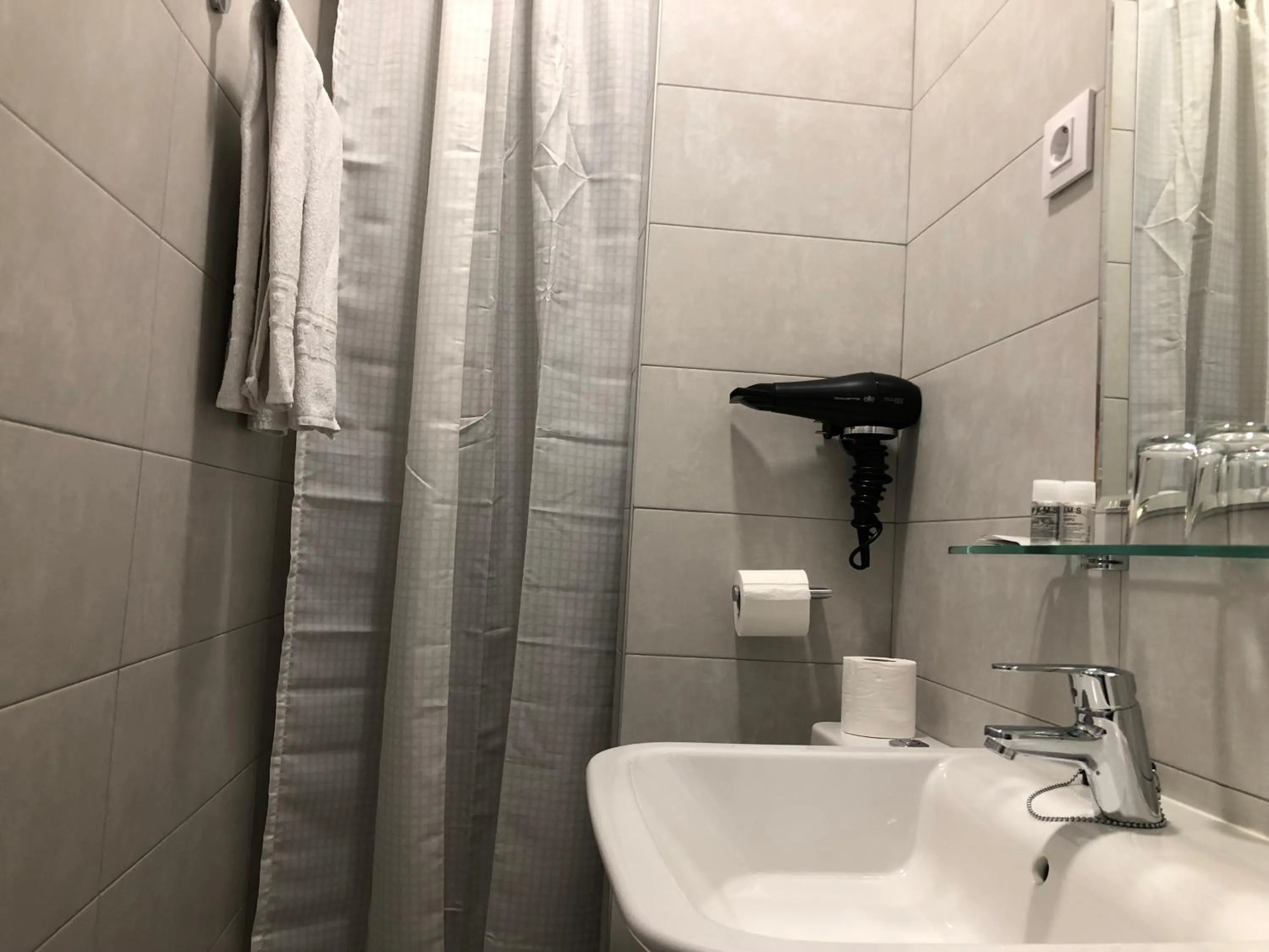 Toilet in Hostal Rías Bajas