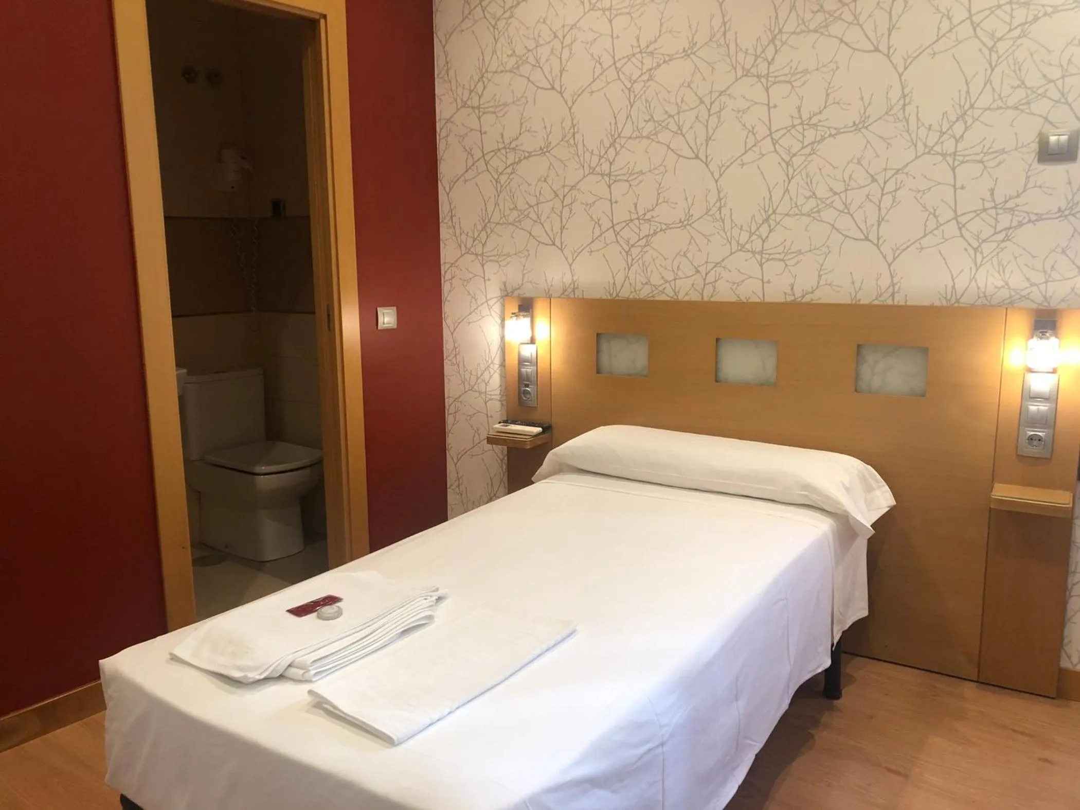 Bed in Hostal Rías Bajas