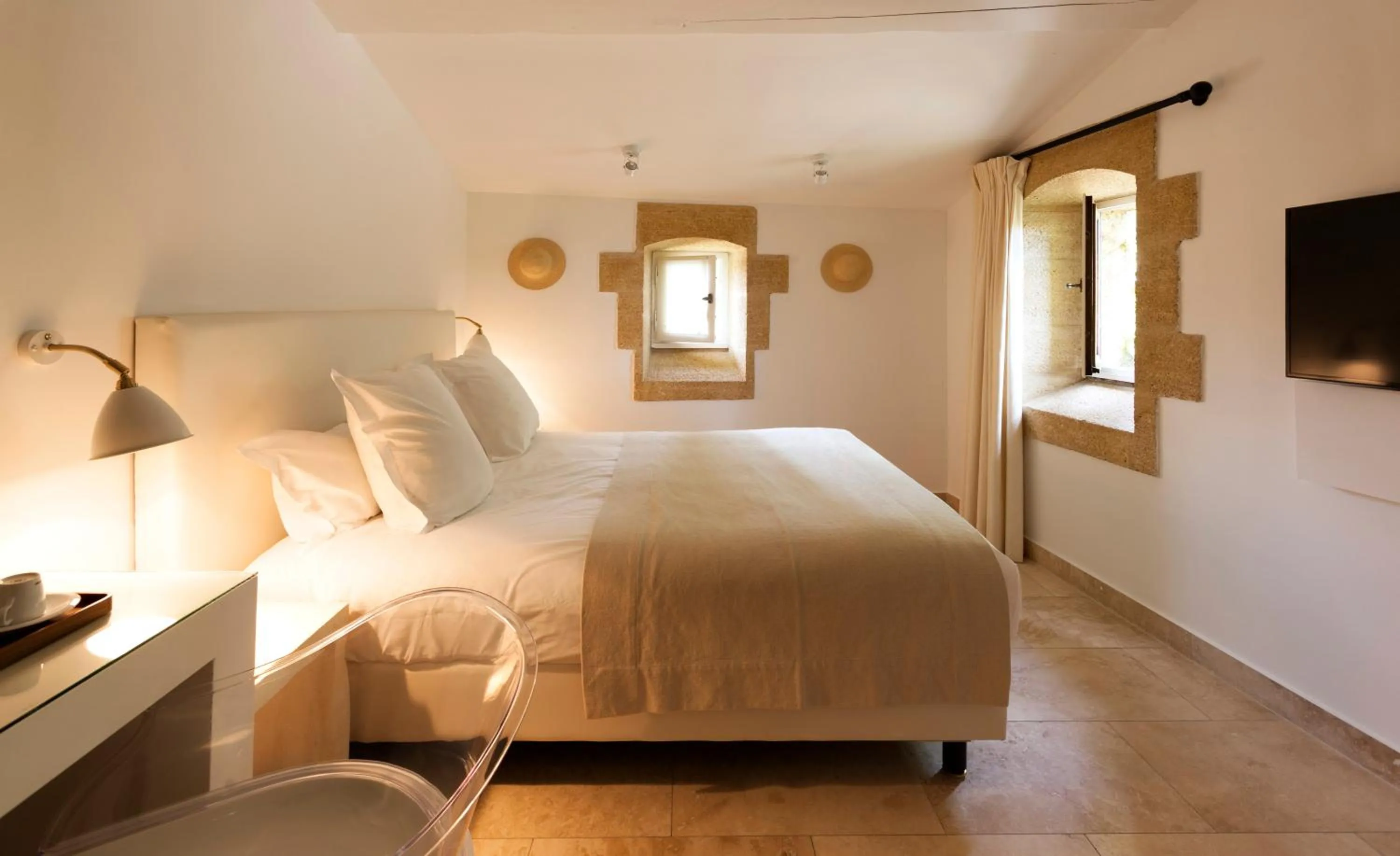 Photo of the whole room, Bed in Le Vieux Castillon