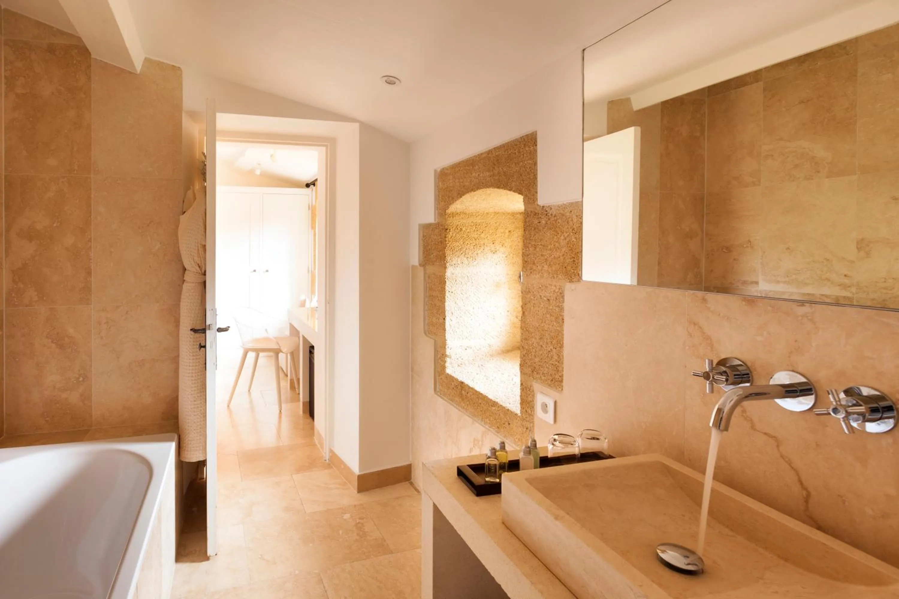 Bathroom in Le Vieux Castillon