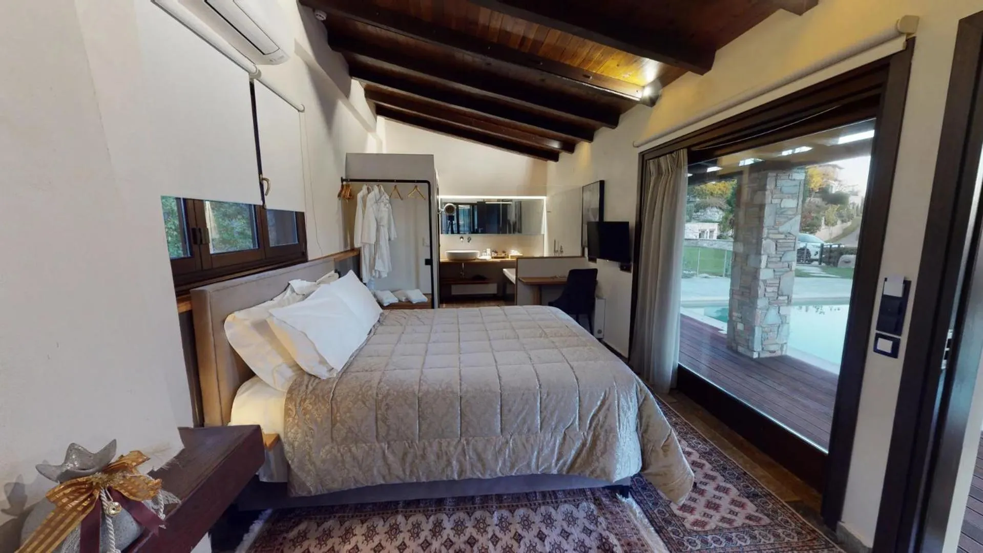 Bed in Valeni Boutique Hotel & Spa