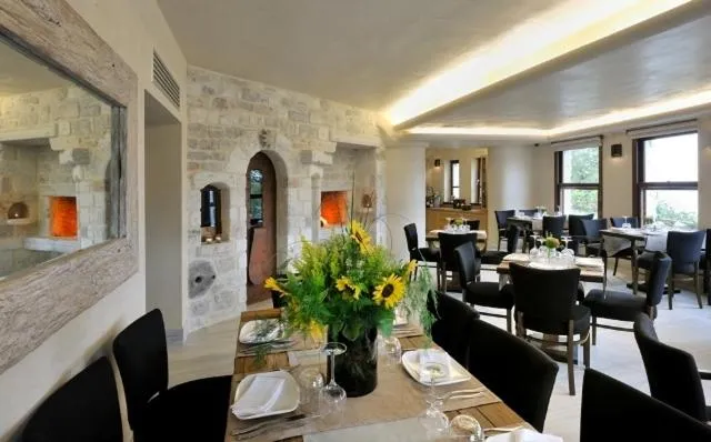 Restaurant/places to eat in Valeni Boutique Hotel & Spa