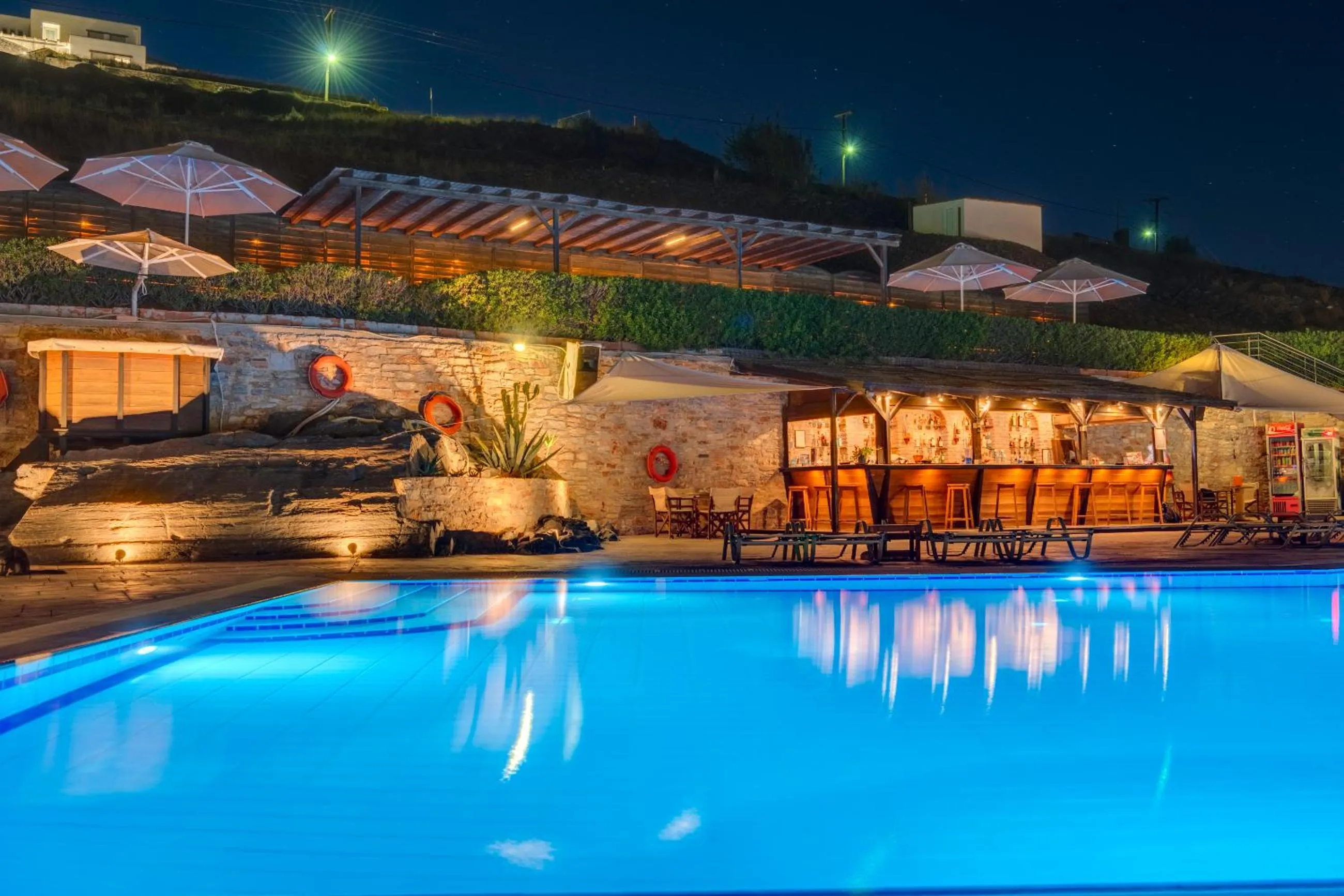 Swimming pool in Sunrise Beach Suites