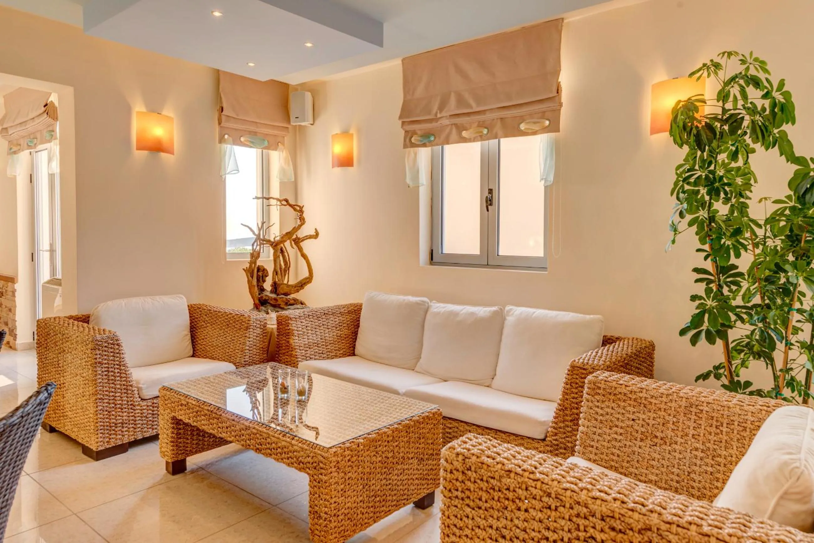 Lobby or reception in Sunrise Beach Suites