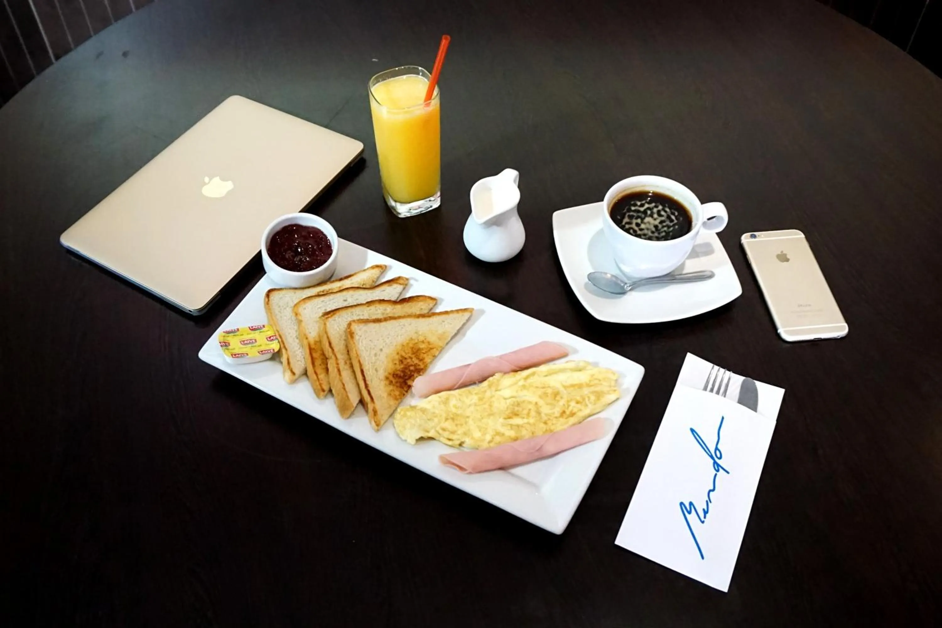 Restaurant/places to eat in Gran Mundo Hotel & Suites