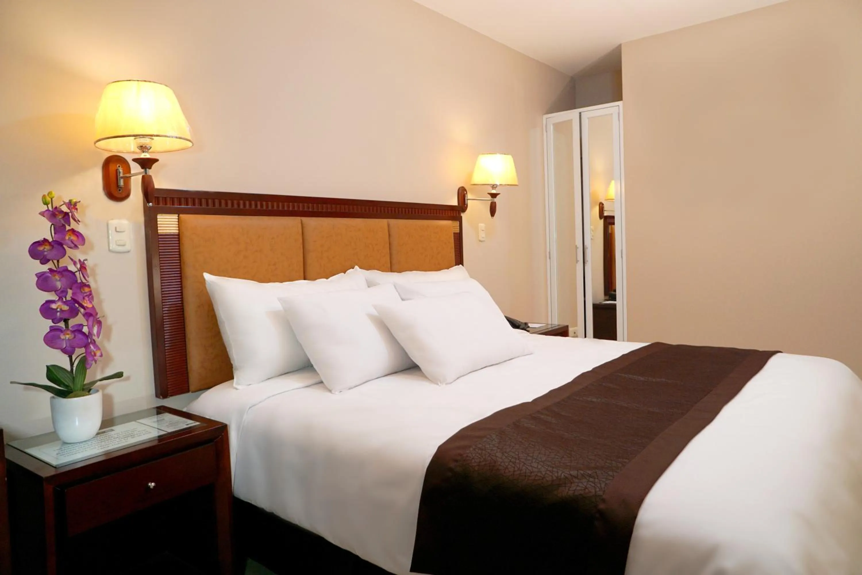 Bedroom, Bed in Gran Mundo Hotel & Suites