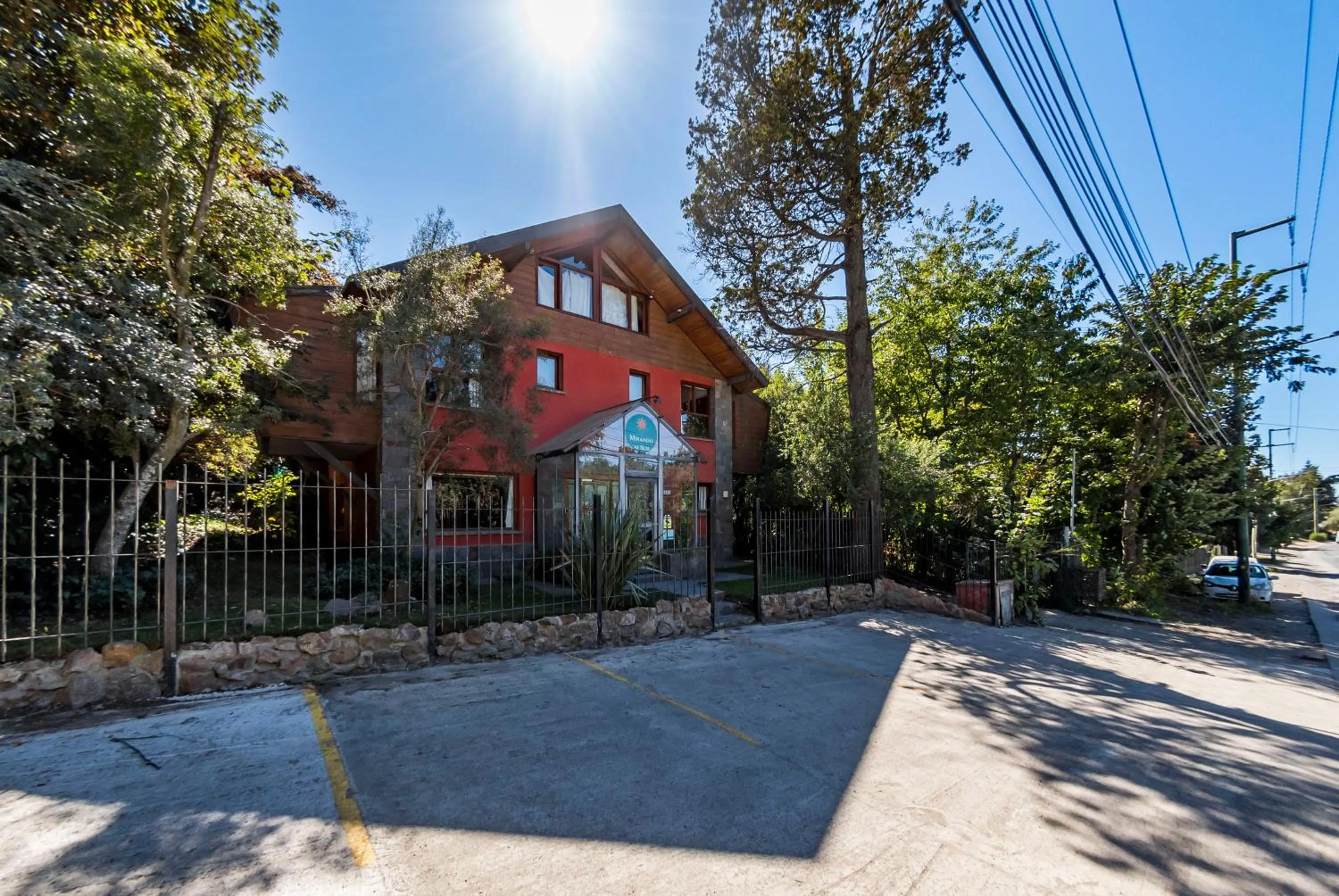 Property building in Mirando al Sur