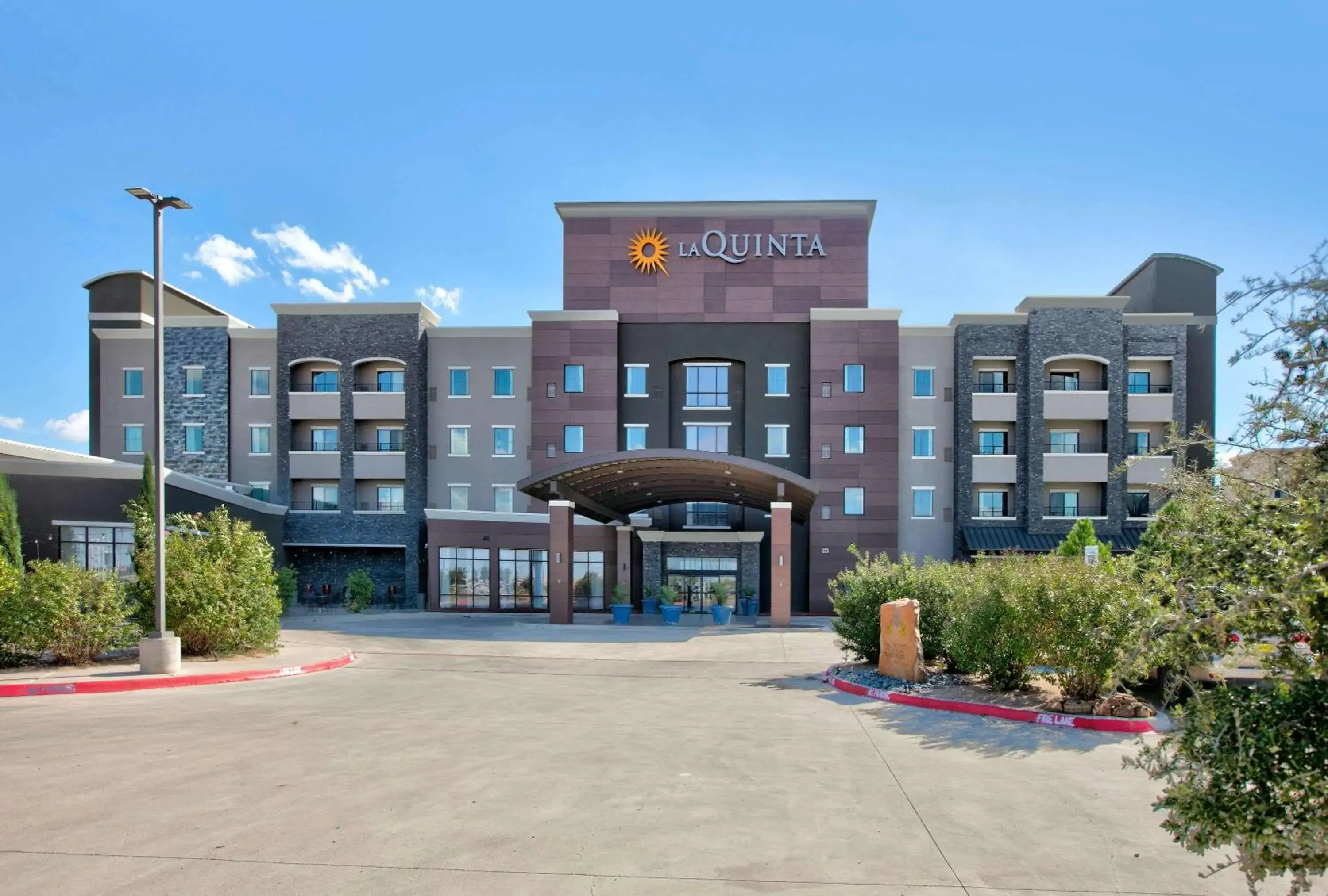 Property building in La Quinta Inn & Suites by Wyndham Lubbock Southwest Property building in La Quinta Inn & Suites by Wyndham Lubbock Southwest