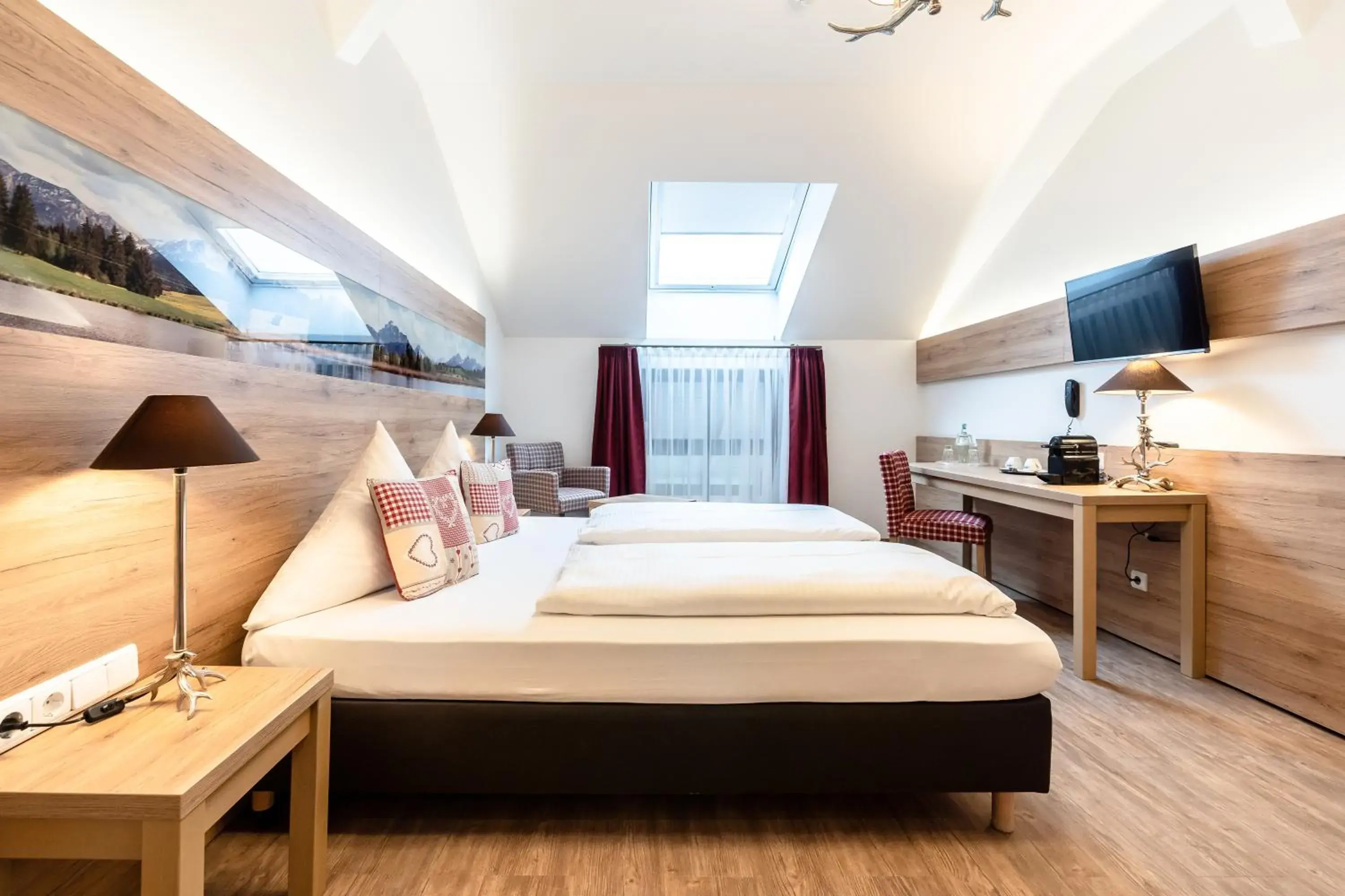 Superior Double Room in Hotel Sauerlacher Post Superior Double Room in Hotel Sauerlacher Post