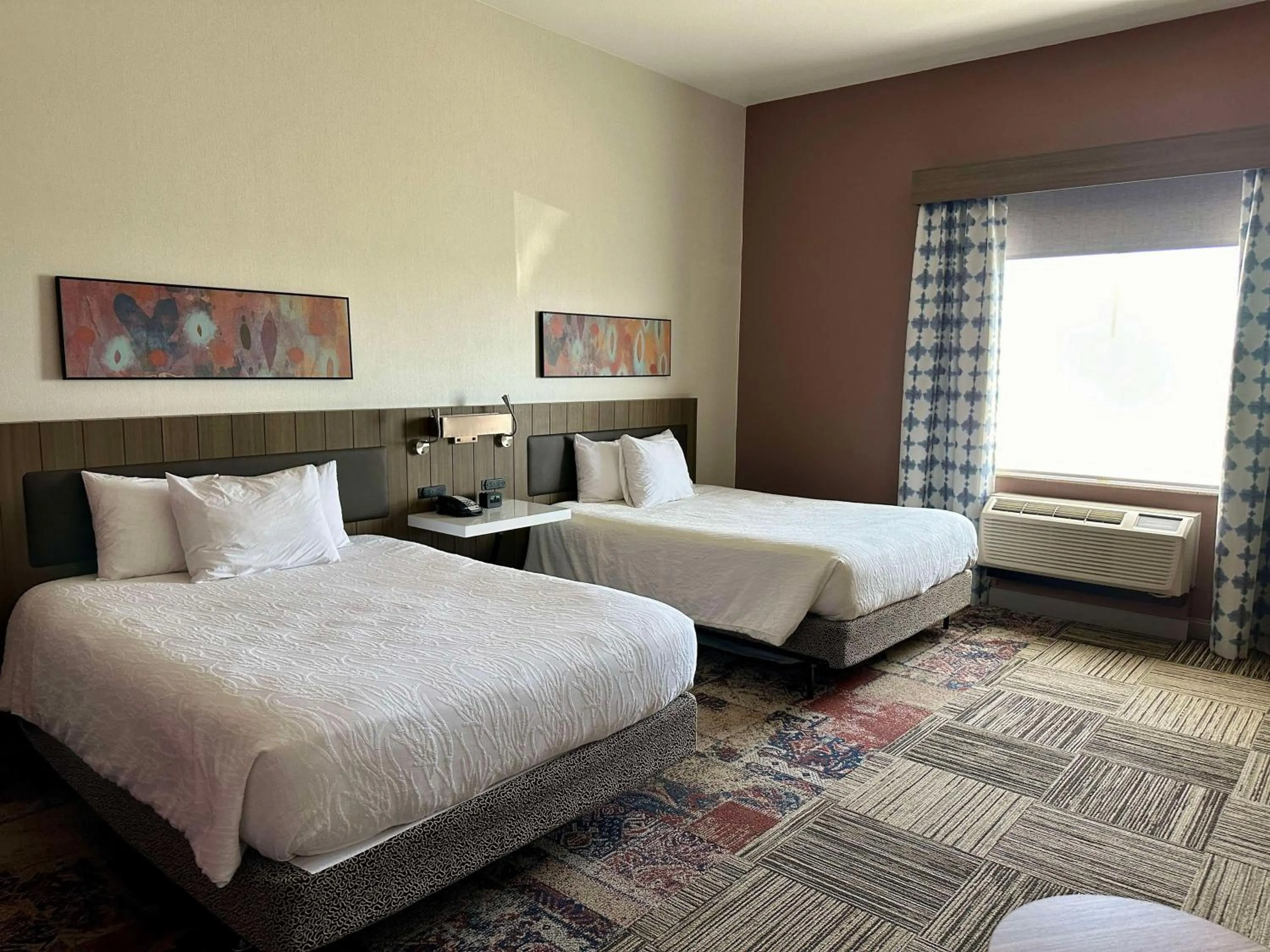 Bed in Hilton Garden Inn Oconomowoc