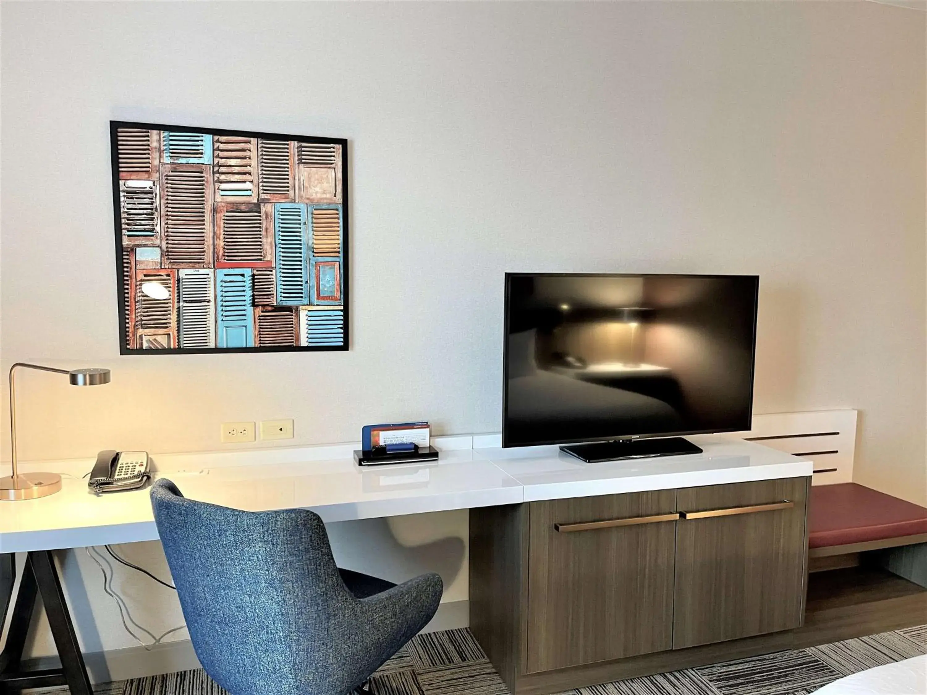 Bedroom in Hilton Garden Inn Oconomowoc Bedroom in Hilton Garden Inn Oconomowoc