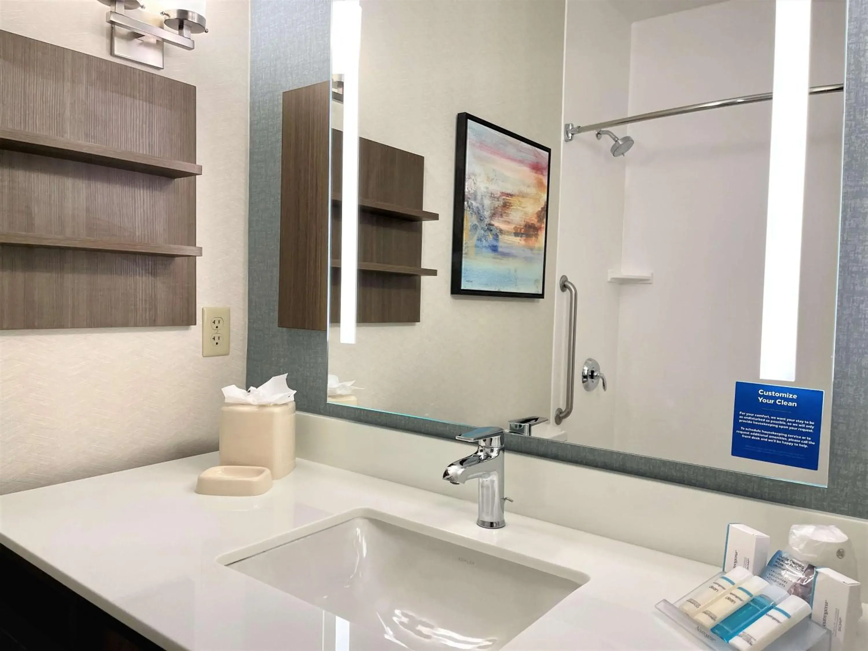 Bathroom in Hilton Garden Inn Oconomowoc Bathroom in Hilton Garden Inn Oconomowoc