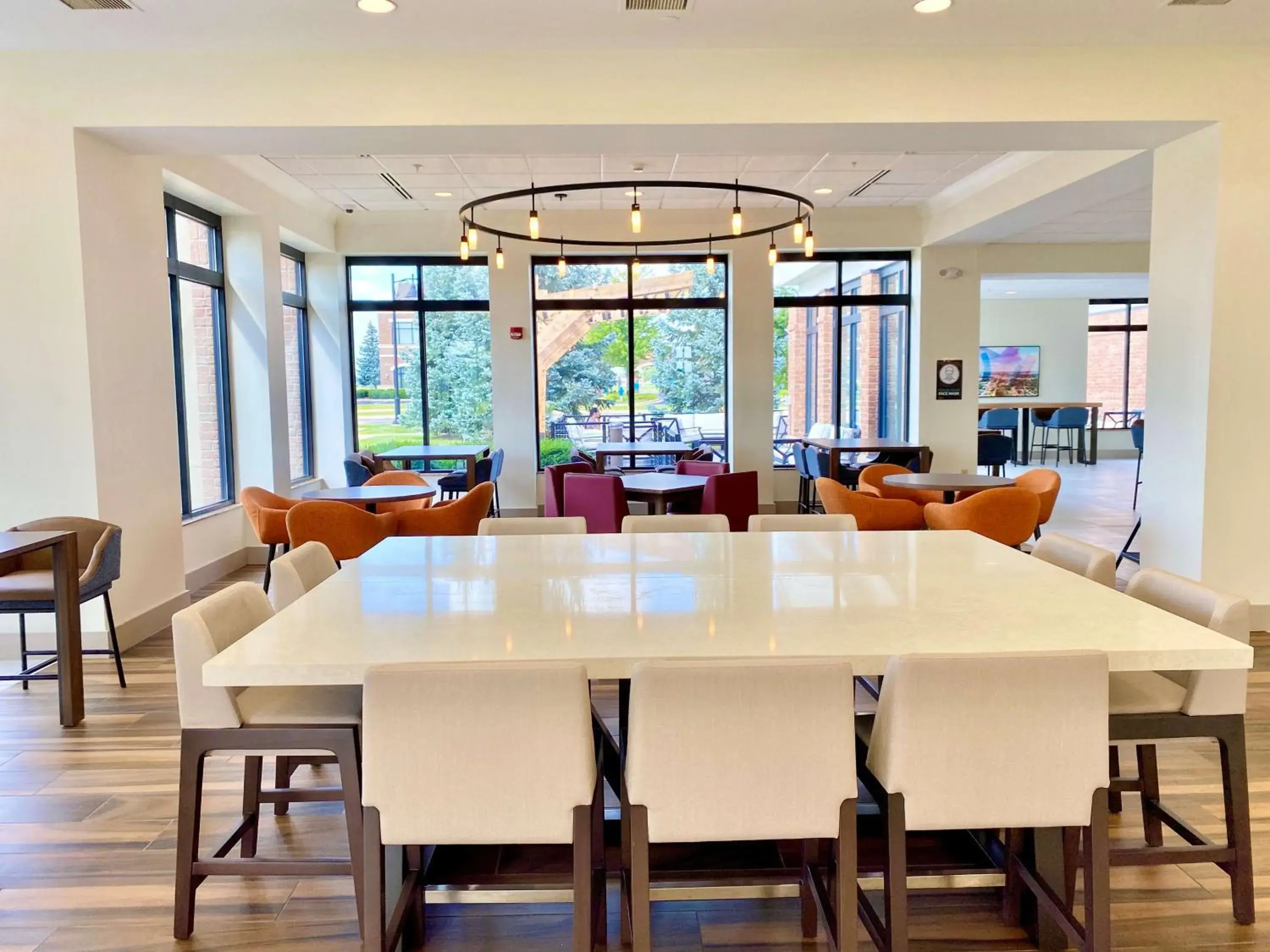 Restaurant/places to eat in Hilton Garden Inn Oconomowoc Restaurant/places to eat in Hilton Garden Inn Oconomowoc