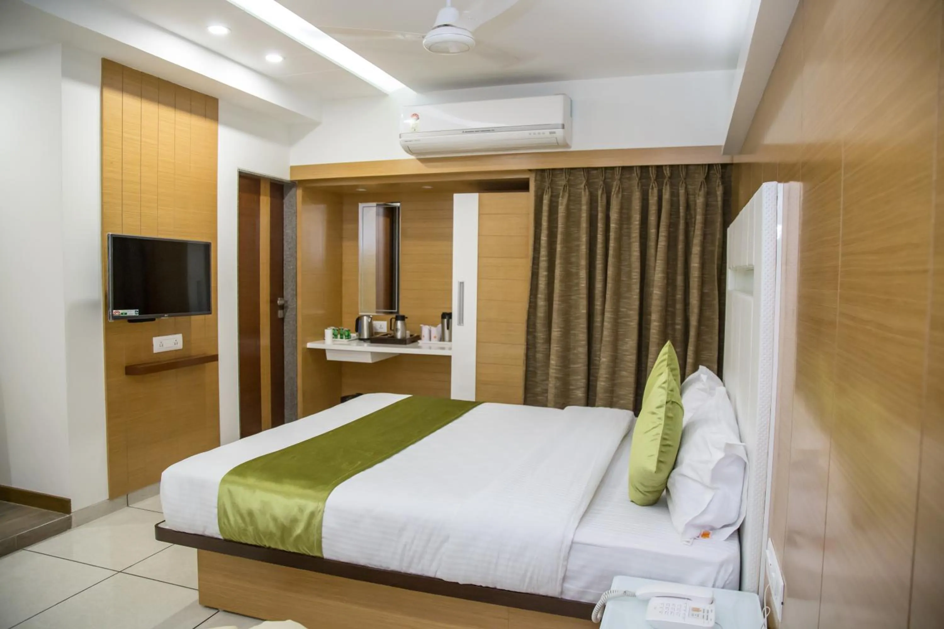 TV and multimedia, Bed in Hotel Orange International