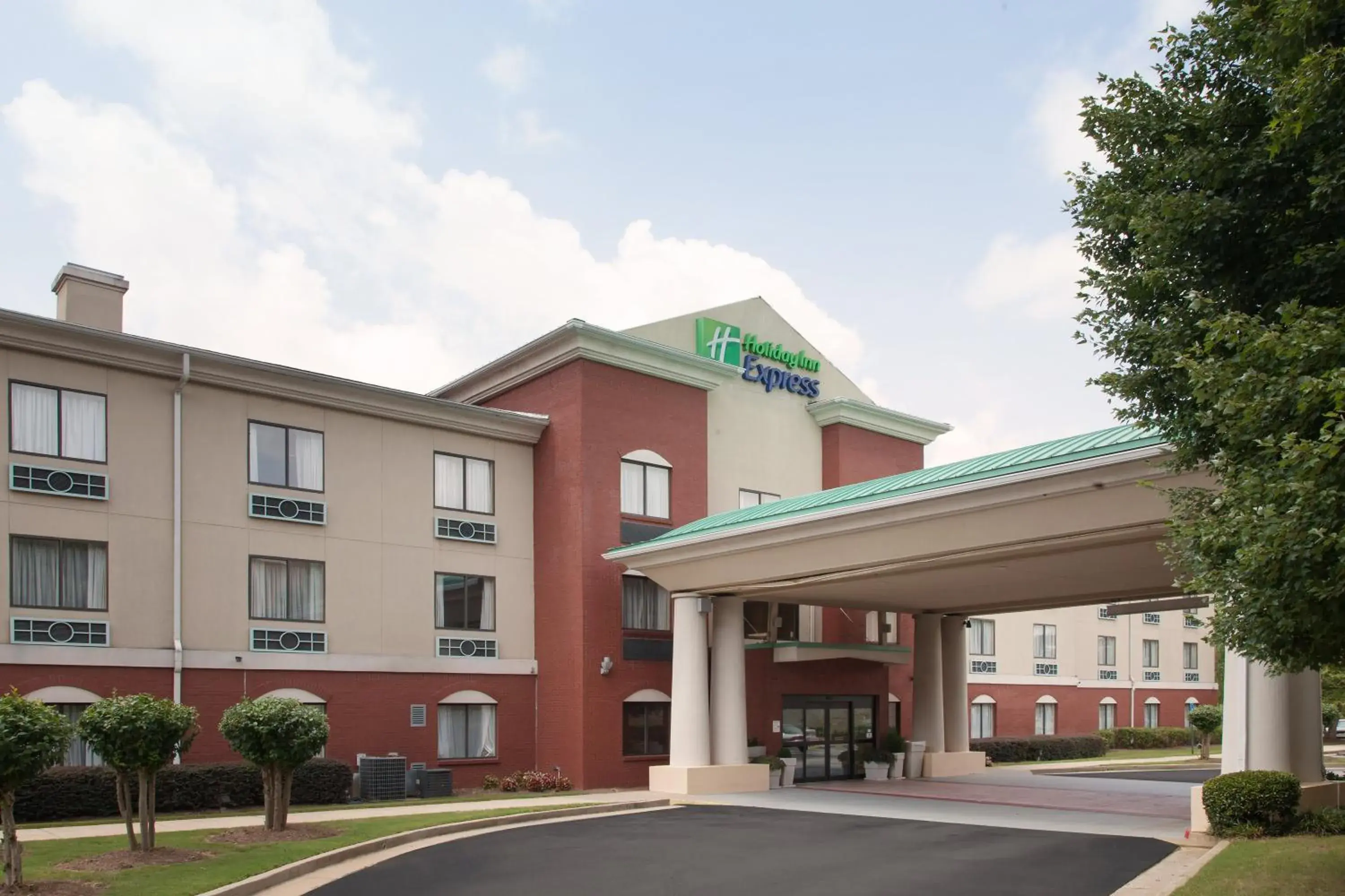 Property Building in Holiday Inn Express Hotel & Suites Buford-Mall Of Georgia