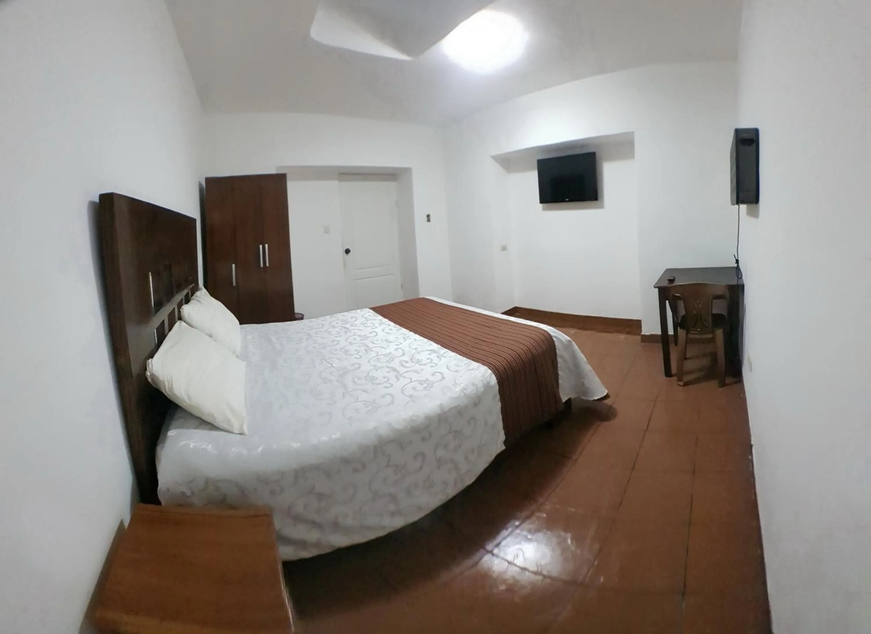 Photo of the whole room in La Cabaña Hotel