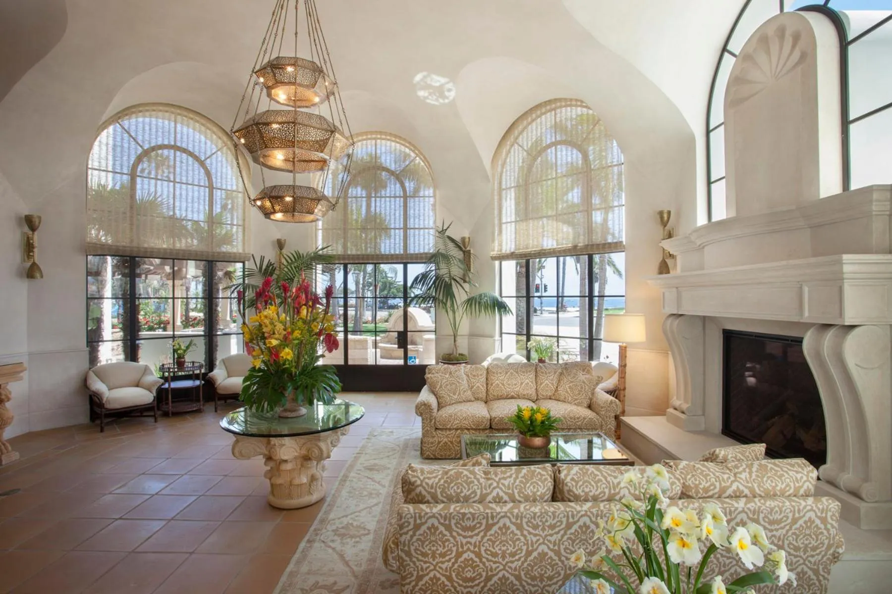 Lobby or reception in Santa Barbara Inn