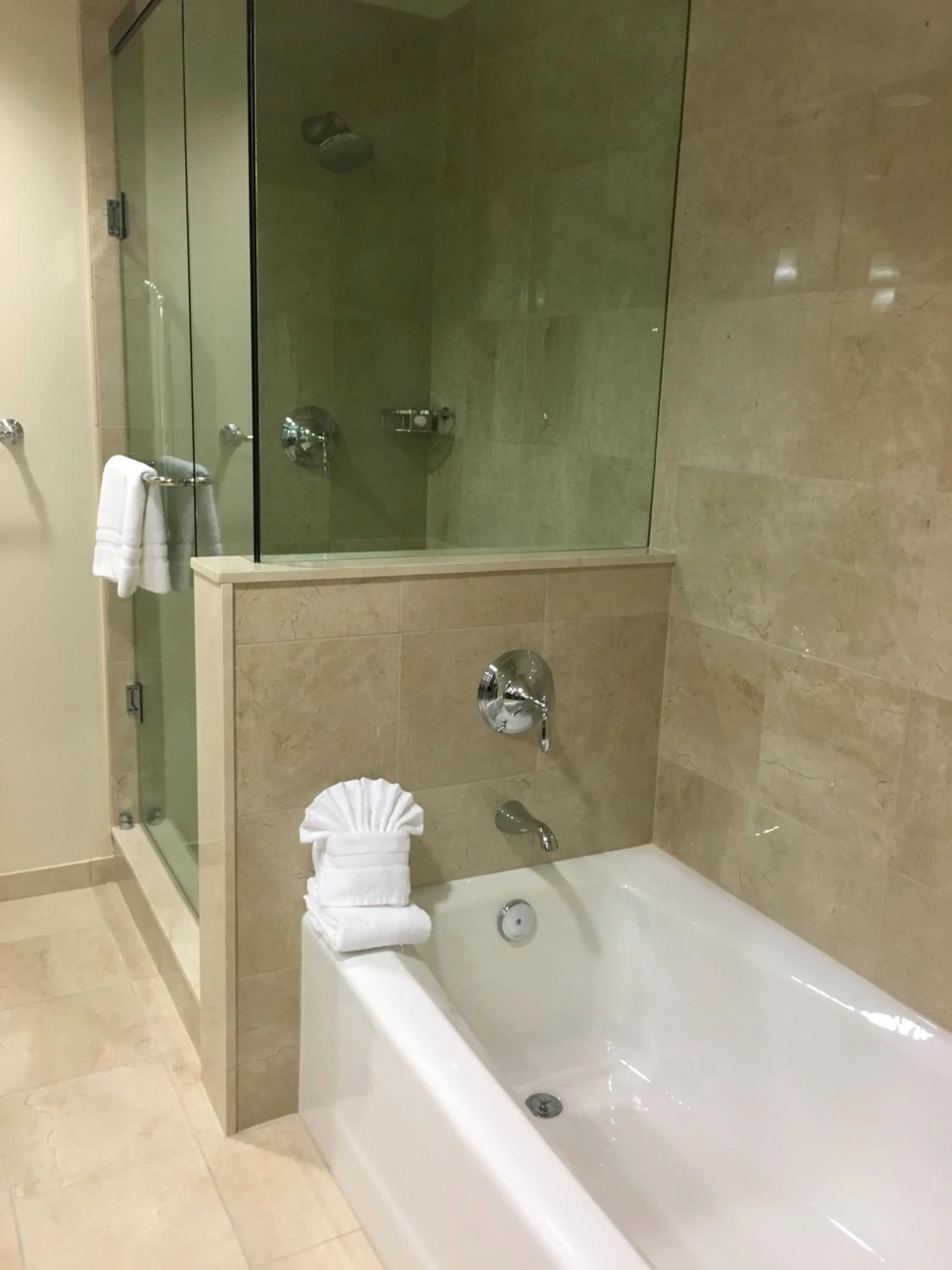 Shower in Santa Barbara Inn